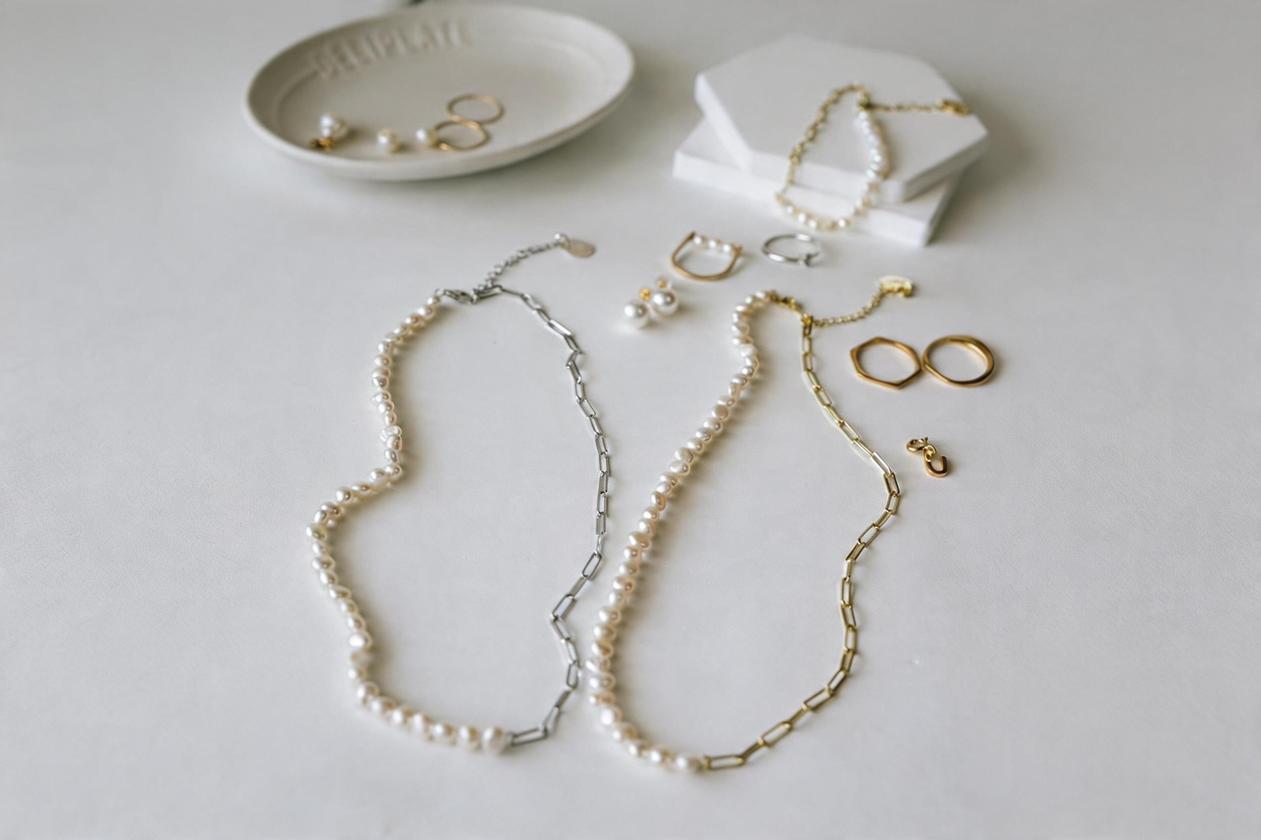 普段使いに寄り添うバロックパールネックレス AFRIZO-MIKTOS