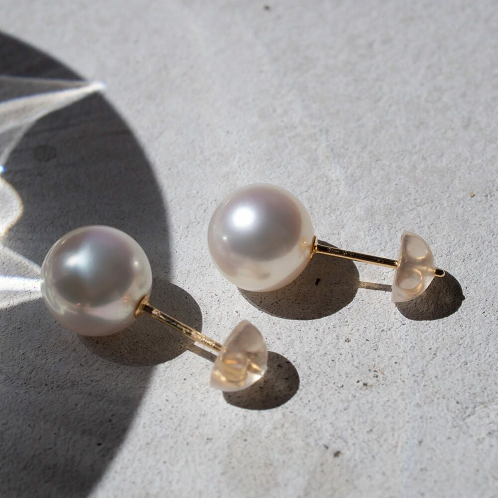 K18 8.5mm-9mm High Quality Akoya Pearl Stud Earrings -デオラ