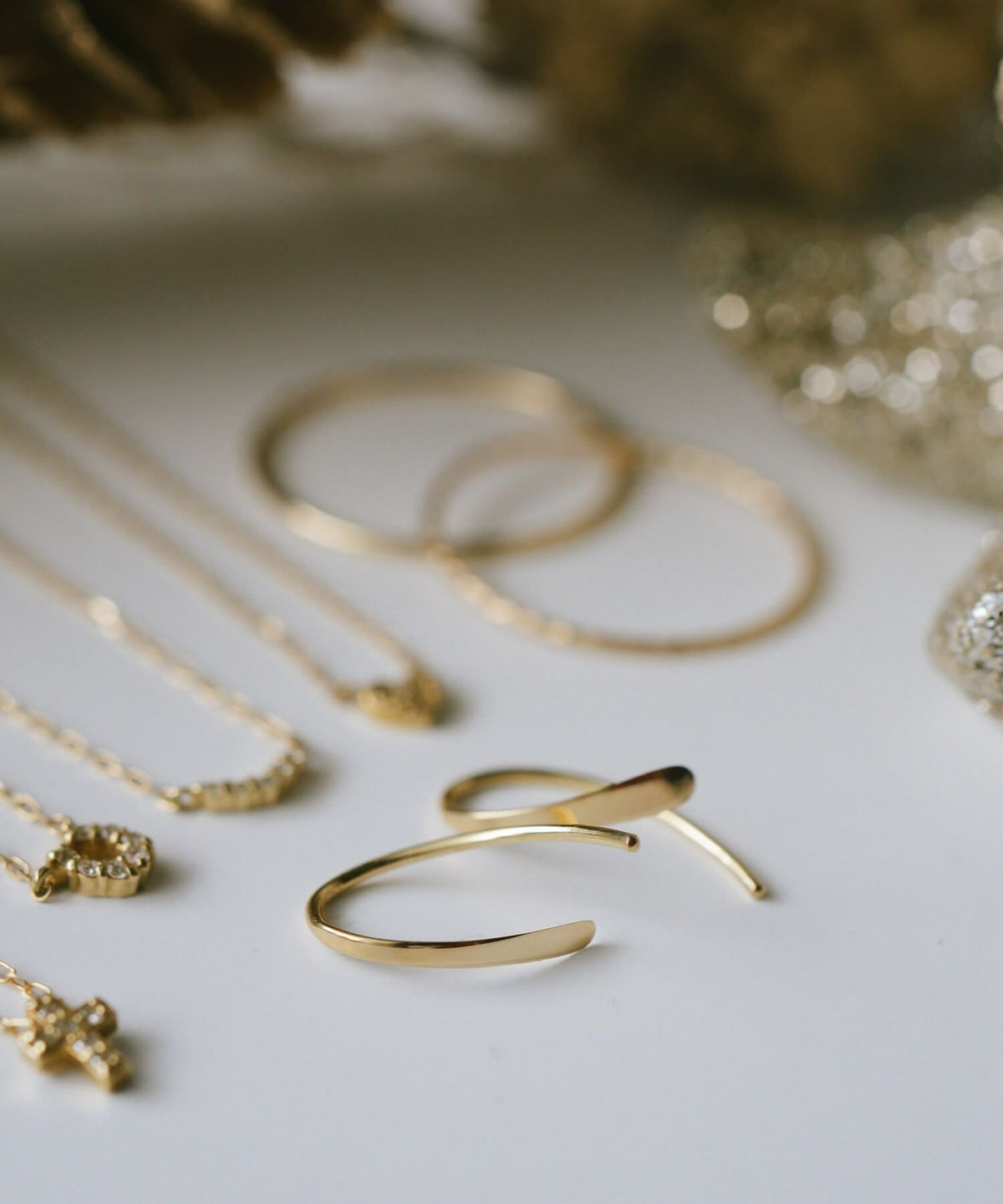 18k ピアス フープ つけっぱなし 小さめ 18金 K18 日本製・甲府ブランド 金属アレルギー 対応 レディース ジュエリー アクセサリー プレゼント フープピアス フックピアス 揺れる ラインピアス カジュアル おしゃれ ゴールドピアス