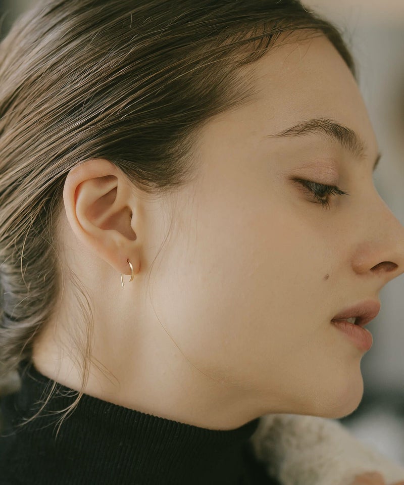 18k ピアス フープ つけっぱなし 小さめ 18金 K18 日本製・甲府ブランド 金属アレルギー 対応 レディース ジュエリー アクセサリー プレゼント フープピアス フックピアス 揺れる ラインピアス カジュアル おしゃれ ゴールドピアス