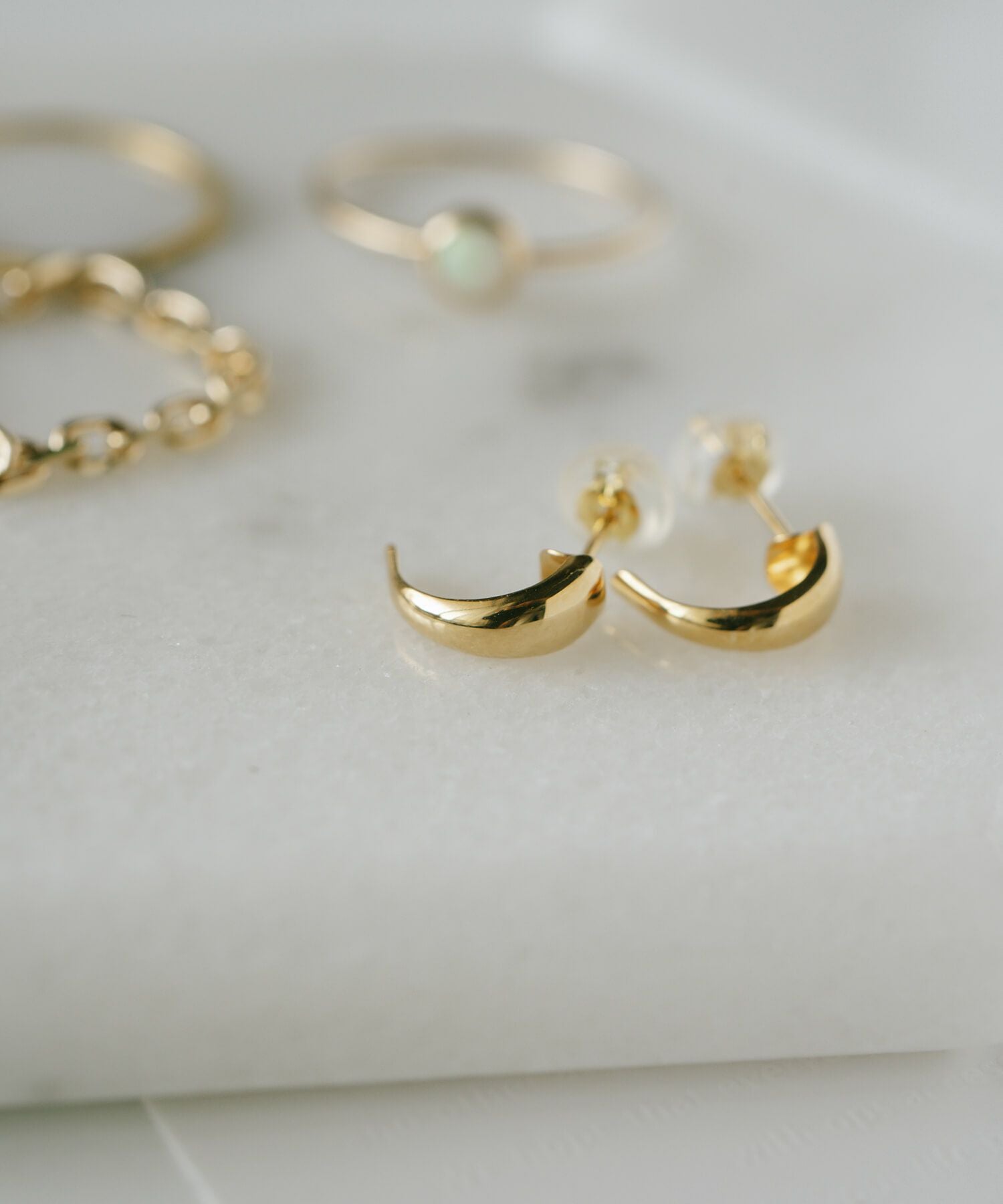 K18 Harf Moon Stud Earrings LUZON -ルゾン- | Ops.(オプス)公式ストア