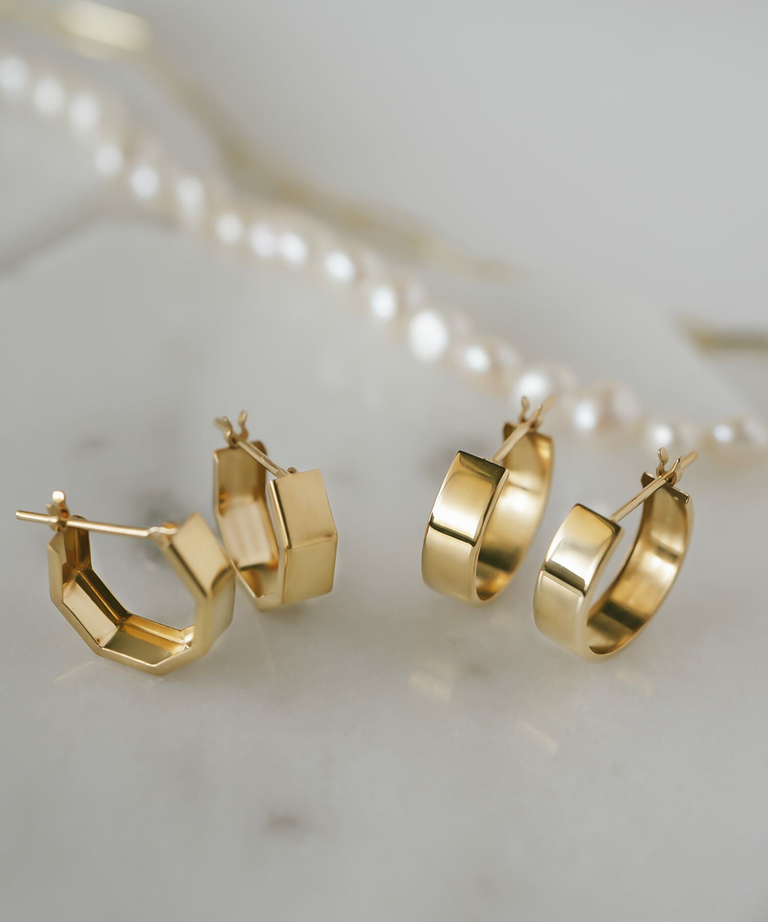 K18 Huggie Hoop Earrings SOLUA -ソルア- | Ops.(オプス)公式ストア
