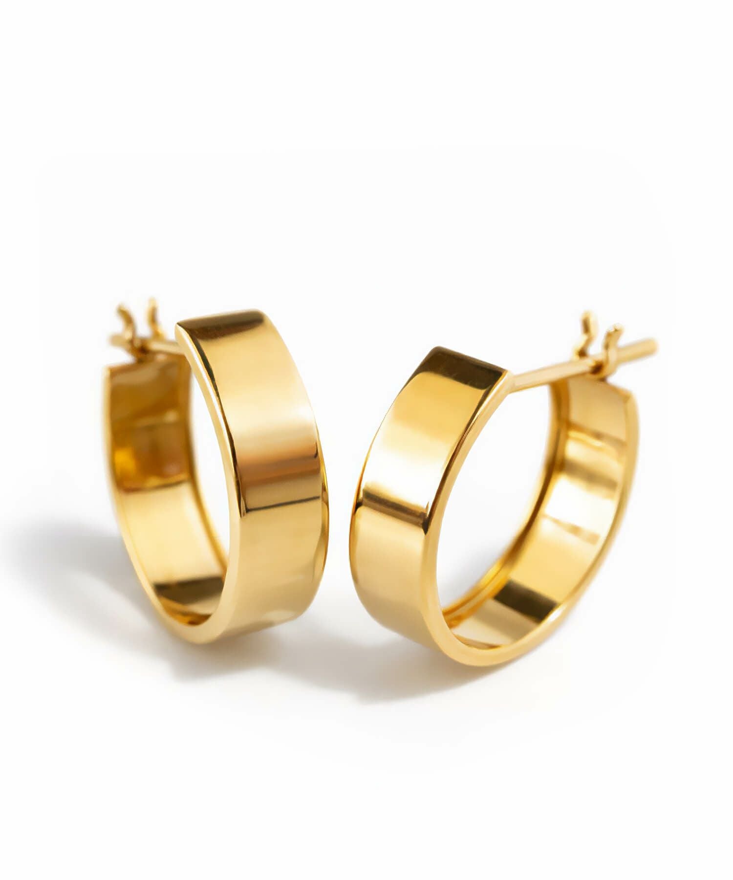 K18 Huggie Hoop Earrings SOLUA -ソルア- | Ops.(オプス)公式ストア