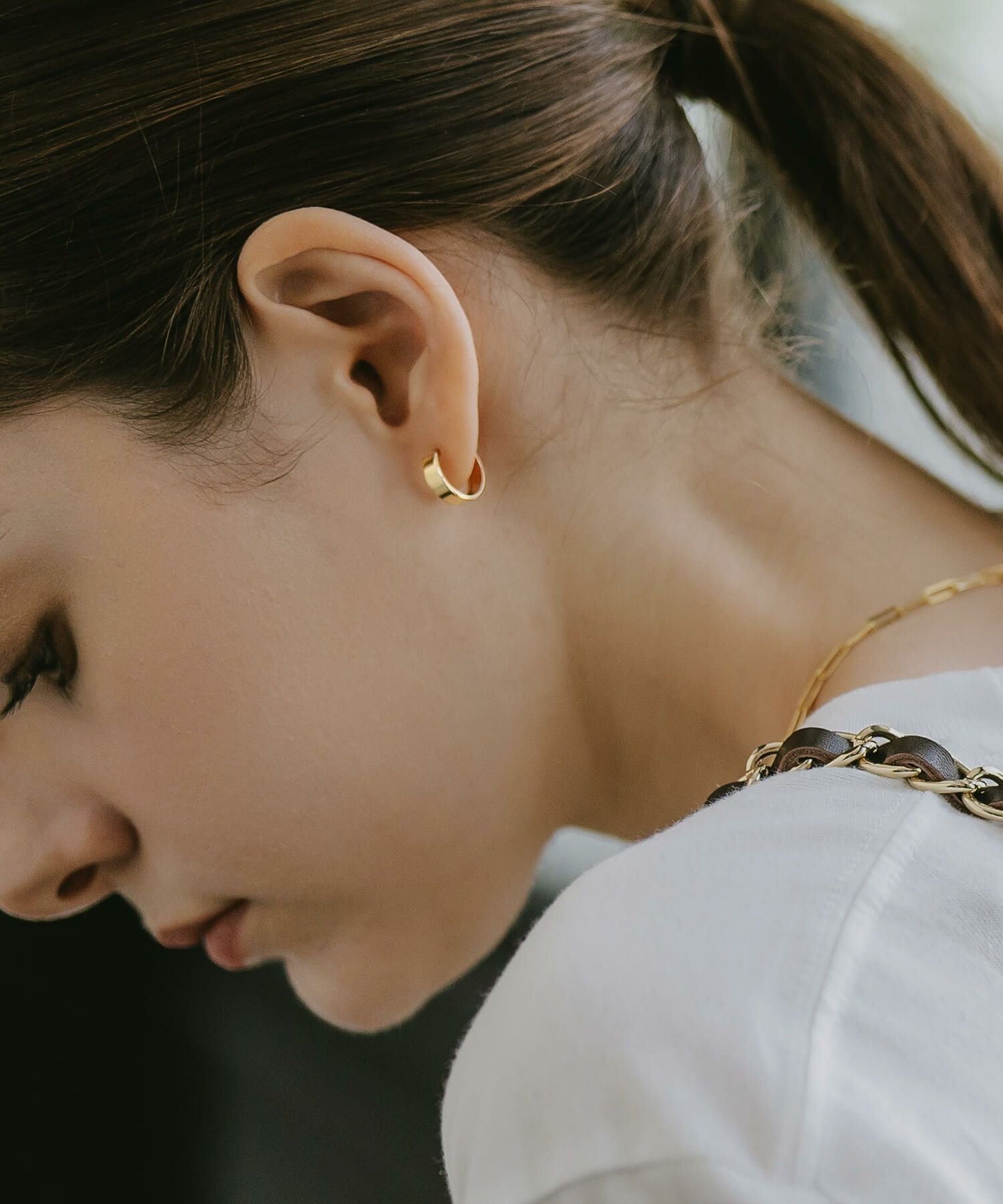 K18 Huggie Hoop Earrings SOLUA -ソルア- | Ops.(オプス)公式ストア