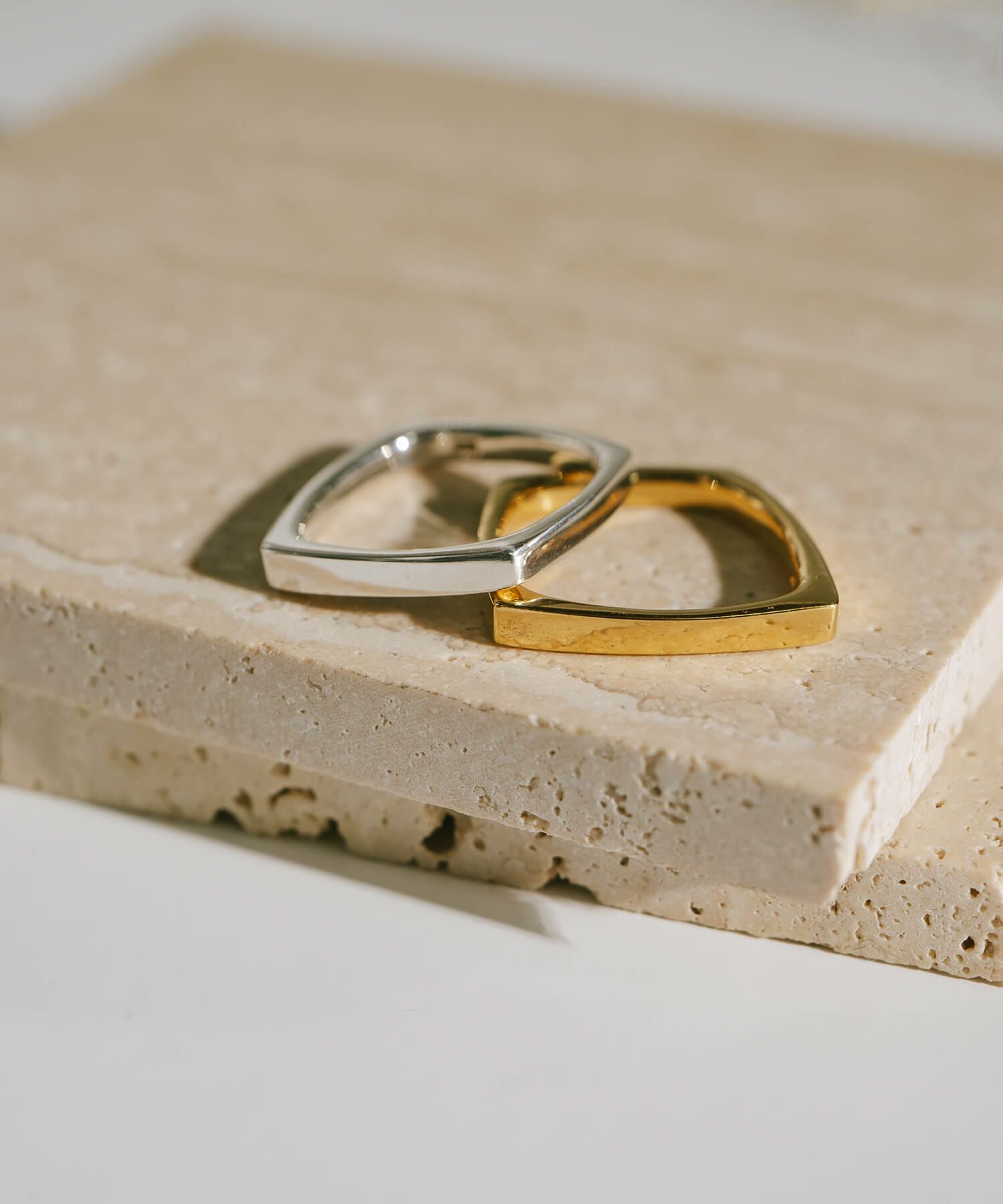 Silver925 Curvy Square Ring EOLOU -イオル- | Ops.(オプス)公式ストア Silver925 Curvy Square Ring EOLOU -イオル- | Ops.(オプス)公式ストア
