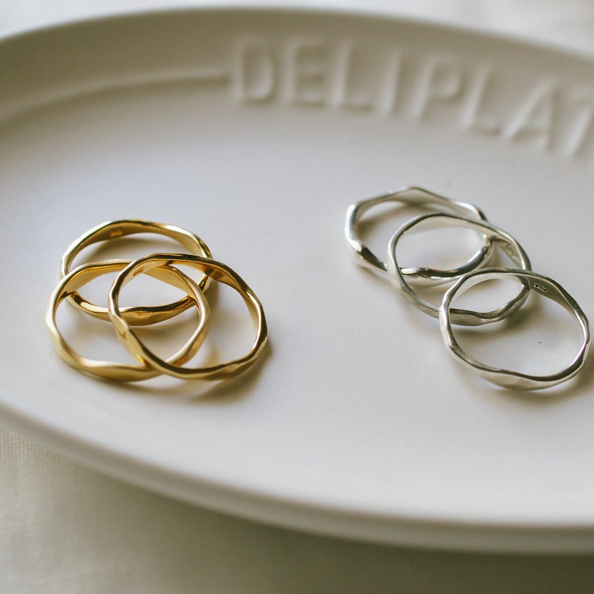 金属アレルギー 安心 3連 シルバー925 リング シンプル 【merv メルブ】 シルバー ゴールド リング シルバーリング ゴールドリング 太め レディース 親指 人差し指 指輪 おしゃれ 18金 k18 リング ゴールド 太め 指輪 ジュエリー アクセサリー ウェーブ 波 指輪 重ね付け