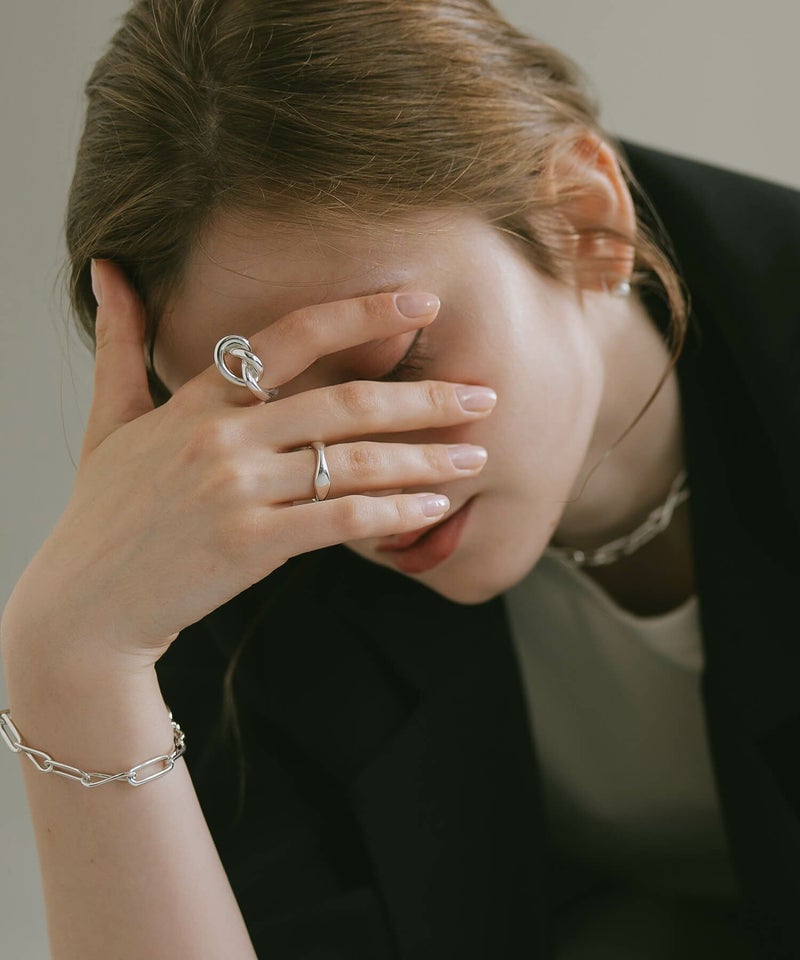 金属アレルギー 安心 シルバー925 リング シンプル 【obliga オブリガ リング】 ノットリング シルバー ゴールド リング シルバーリング ゴールドリング 華奢 レディース 人差し指 指輪 おしゃれ 18金 k18 リング ゴールド 細め 指輪 ジュエリー アクセサリー 結び目