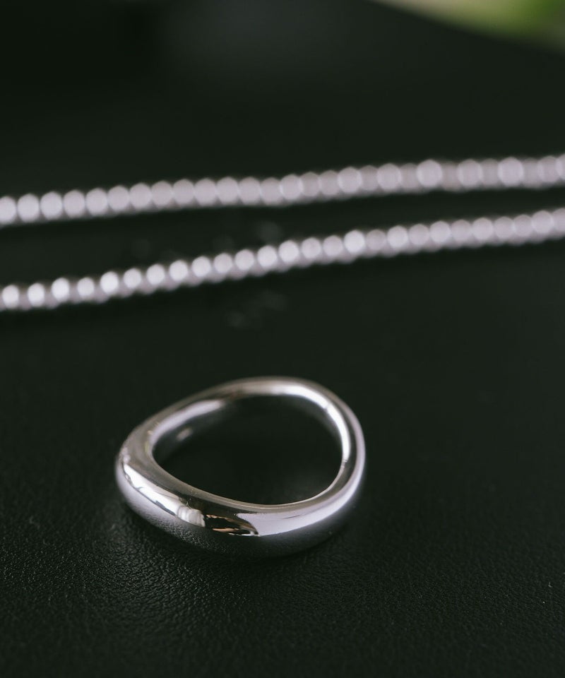 シルバーリング シンプル 【ULUA ウルア】 ウェーブ クラシック バンドリング 人差し指 指輪 レディース silver925 リング 925silver シルバー925 デザインリング カジュアル フォーマル 金属アレルギー 安心 ジュエリー アクセサリー 地金 指輪 重ね付け おしゃれ