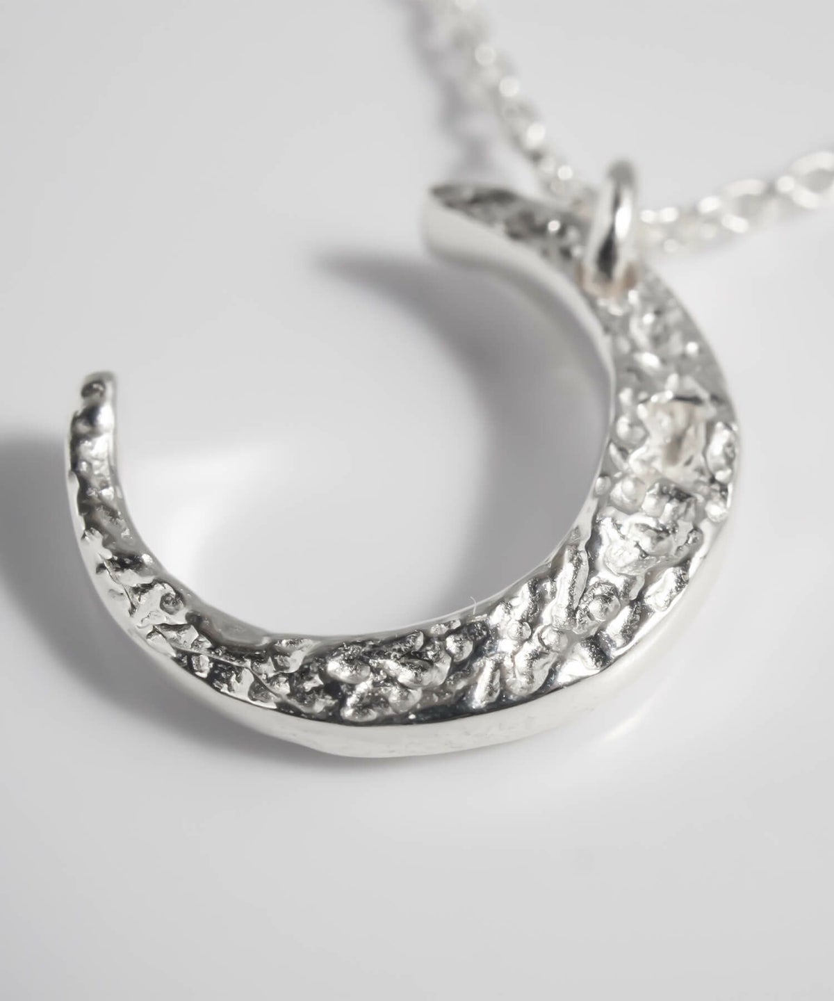 三日月 月 ネックレス レディース 50代 シンプル シルバー ネックレス 【Luneve ルネーブ】 クレセント ムーン 金属アレルギー対応 シルバー925 silver925 たたき 小豆チェーン 長さ48cm 51cm おしゃれ 大人 可愛い