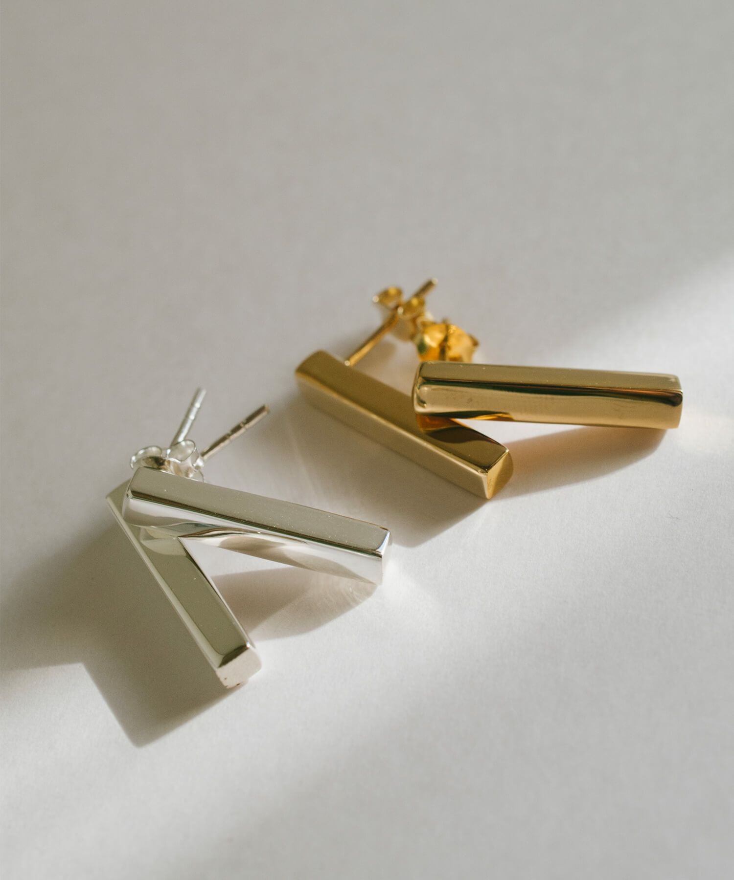 L'Appartement│アグメスゴールドピアス（シルバー925） Silver925 Minimal Bar Earrings LOKA -ロカ- | Ops.(オプス)公式ストア