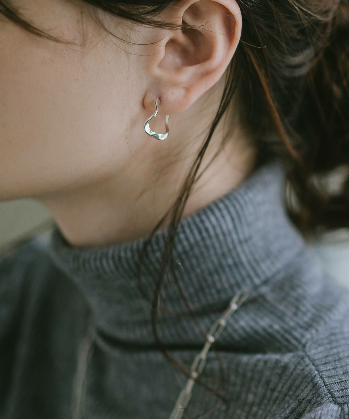 【訳ありアウトレット品】★通常価格→アウトレット価格 シルバー925 ピアス ウェーブ【 PIELE ピエル】 シルバー ゴールド ピアス Silver925 18K仕上げ 金属アレルギー対応 両耳用 フープピアス ピアス レトロ おしゃれ