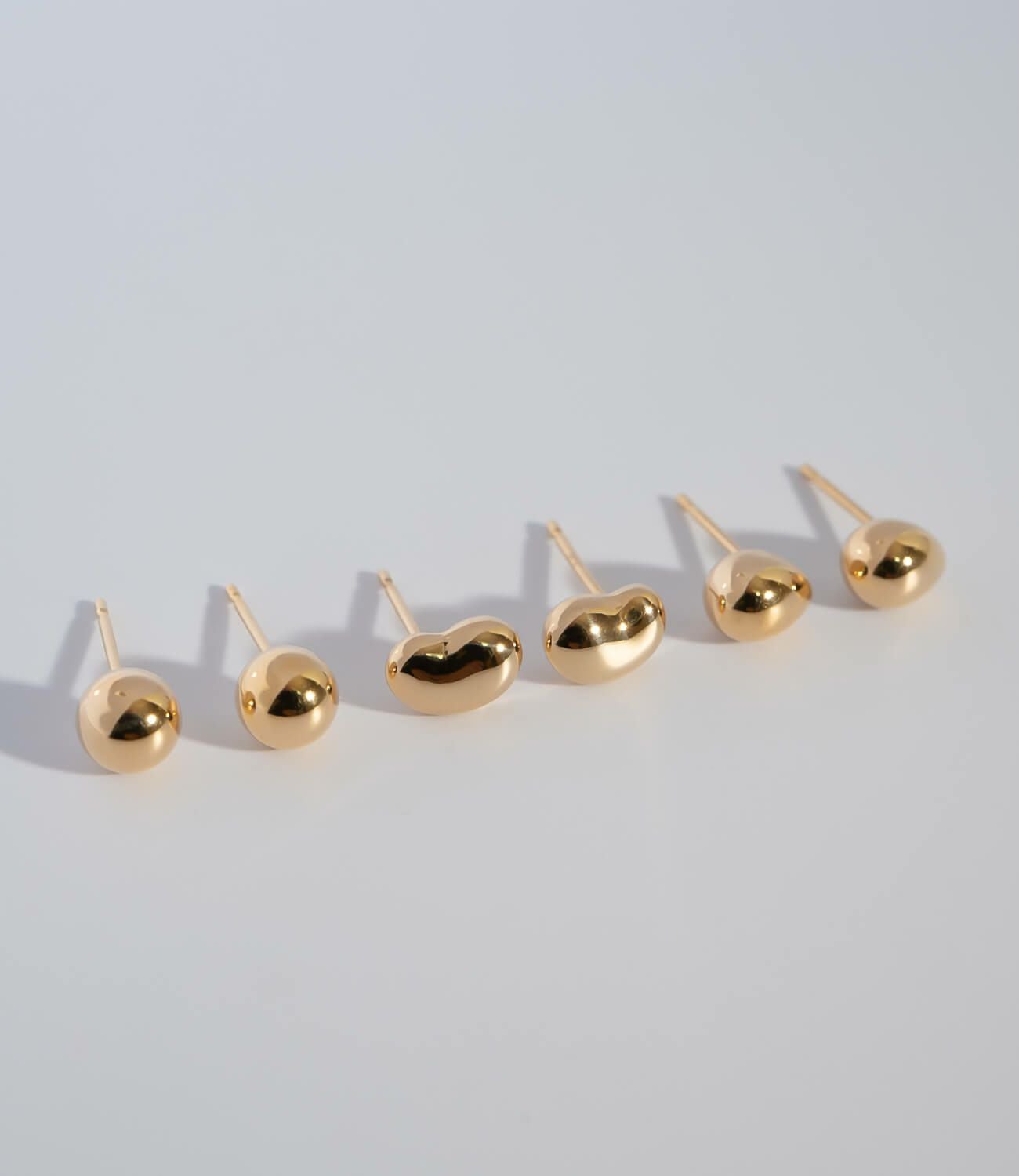 K18 Tiny Studs Earrings MOLLICA -モリカ- | Ops.(オプス)公式ストア