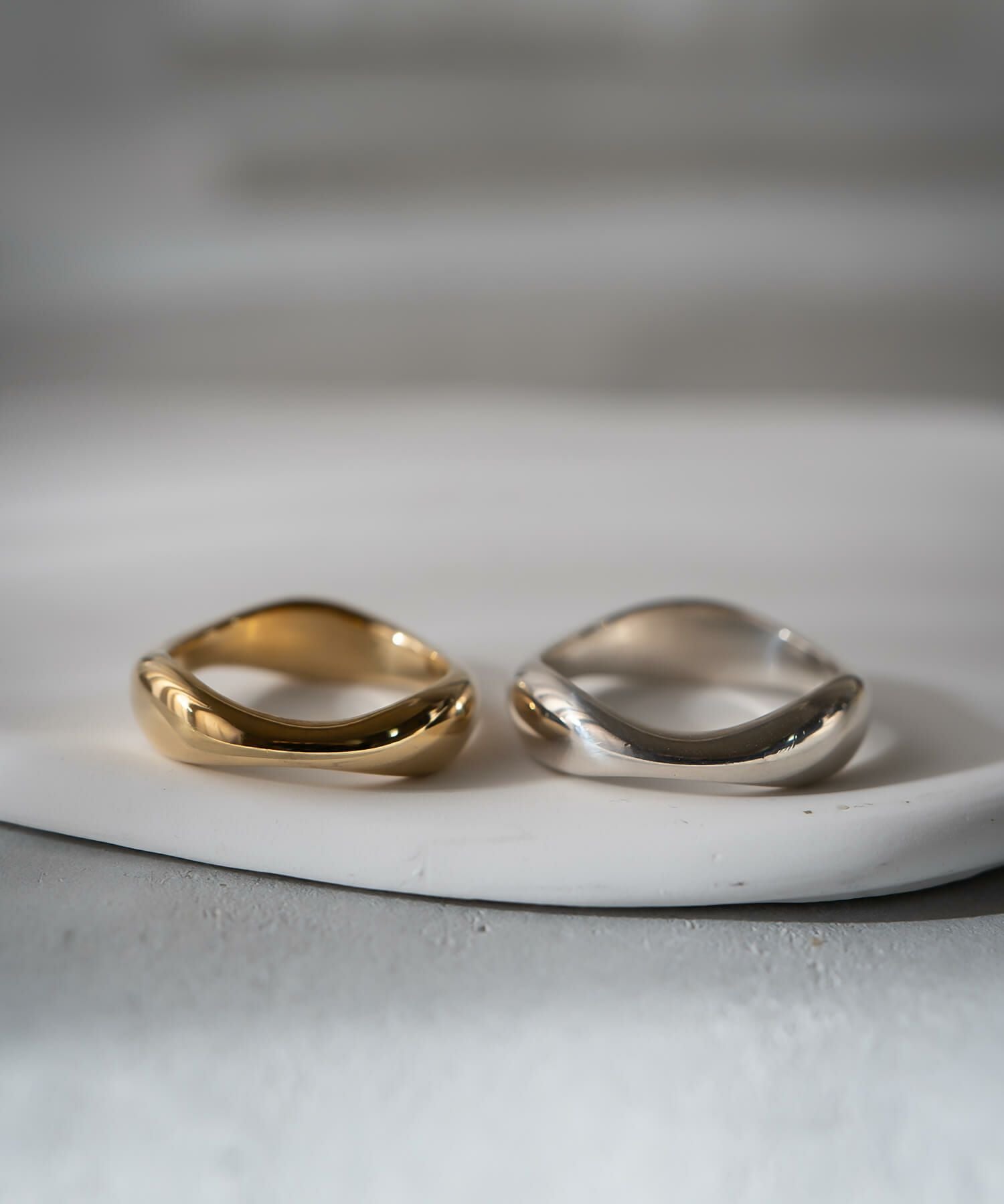 Silver925 Wide Wavy Ring GREZIO -グレジオ- | Ops.(オプス)公式ストア