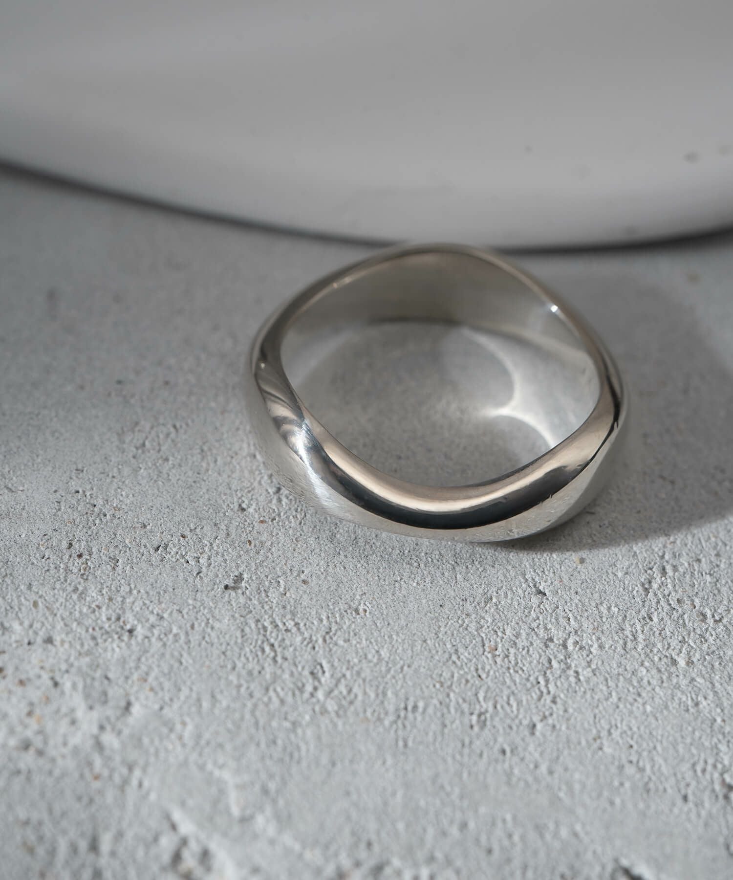 Silver925 Wide Wavy Ring GREZIO -グレジオ- | Ops.(オプス)公式ストア