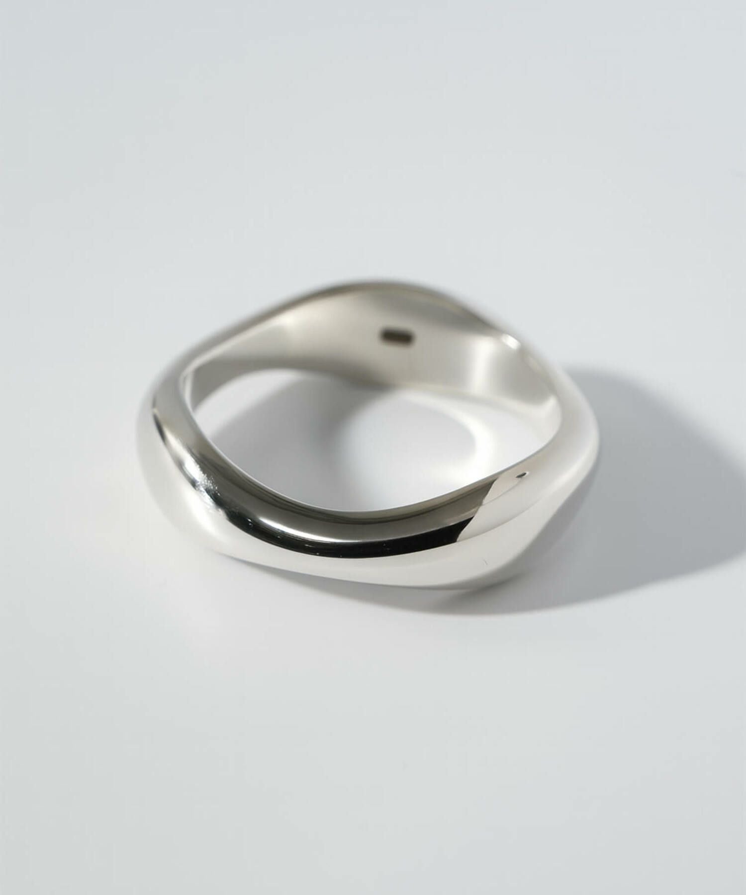 Silver925 Wide Wavy Ring GREZIO -グレジオ- | Ops.(オプス)公式ストア