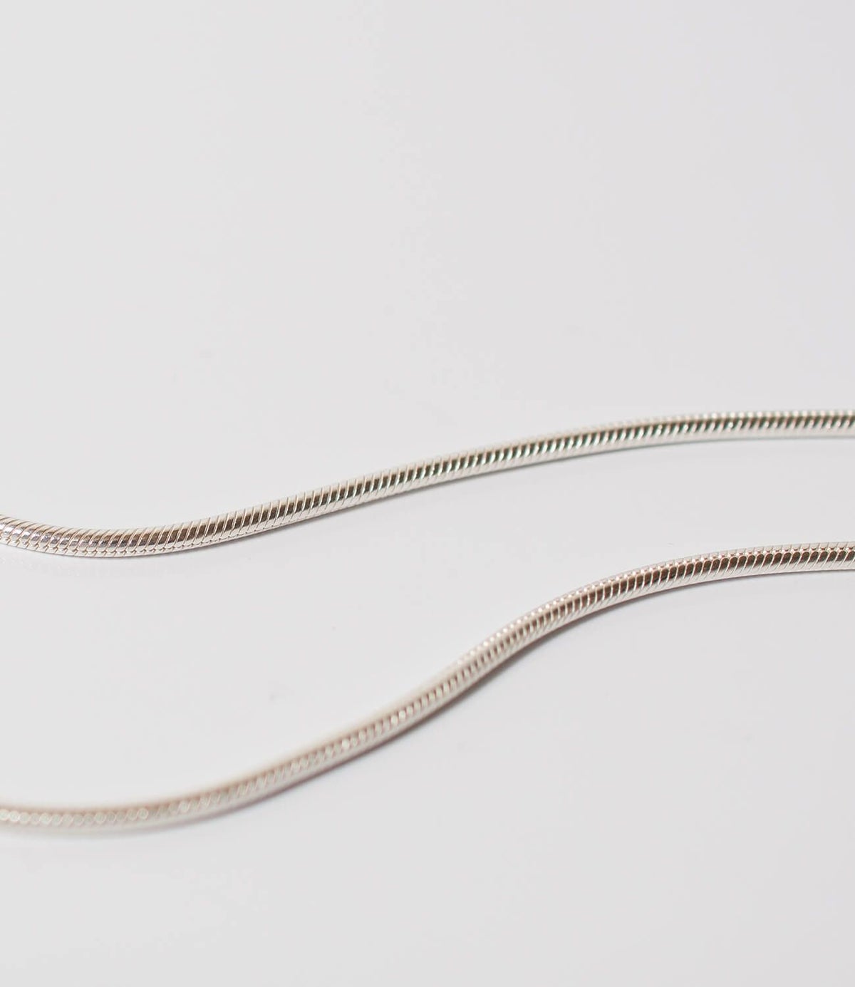 【訳ありアウトレット品】★通常価格→アウトレット価格 シルバー925 スネークチェーン ネックレス 1.6mm シンプル 【VENEC ベネック 】 滑らか 華奢 レディース チェーンネックレス 金属アレルギー 安心 アクセサリー