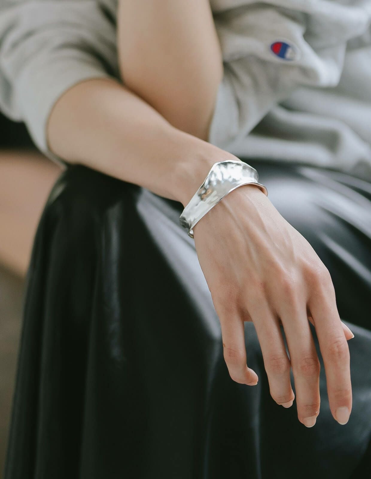 Silver925 Hammered Bangle ERZGE -エルツ- | Ops.(オプス)公式ストア