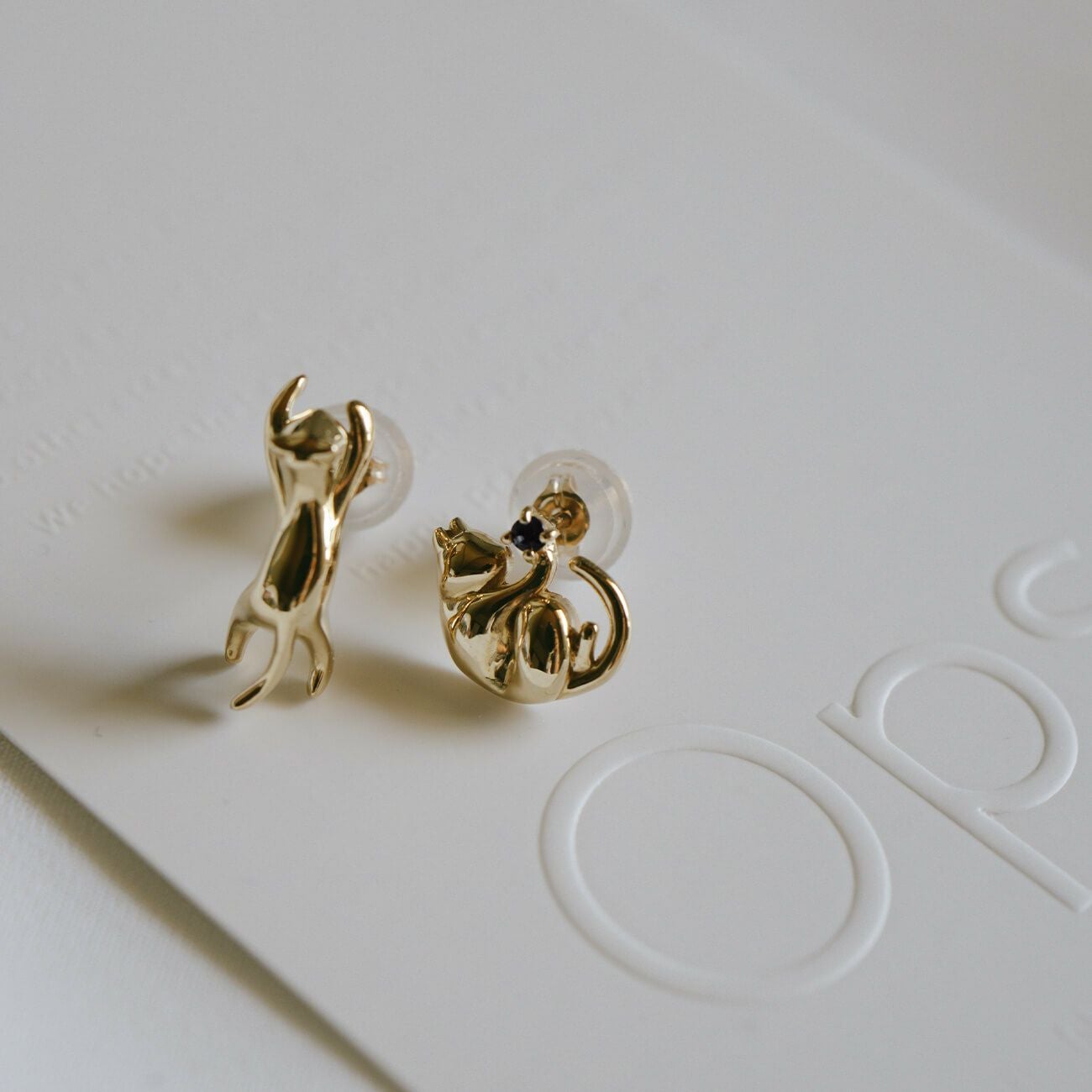 K10 ゴールド ネコ 猫 ダイヤ ピアス ZOI-CAT -ゾイシリーズ- | Ops