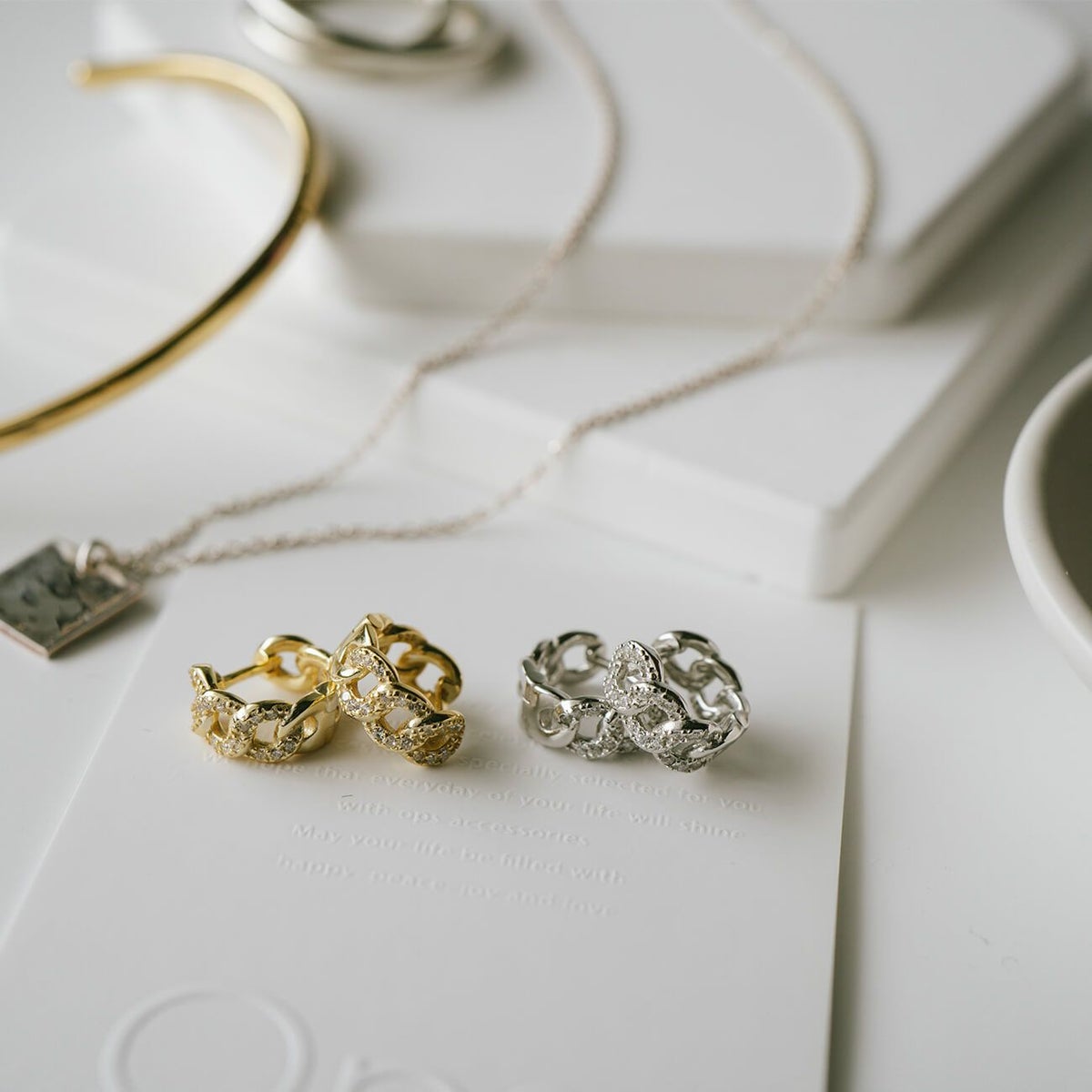 金属アレルギー対応ピアスフープ小さめジルコニア【kyklos-chainキクロス・チェーン】シルバー925フープピアス18K仕上げシルバーピアスゴールドk18小ぶりピアスSilver92518金ニッケルフリーピアスシンプルレディースキラキラ