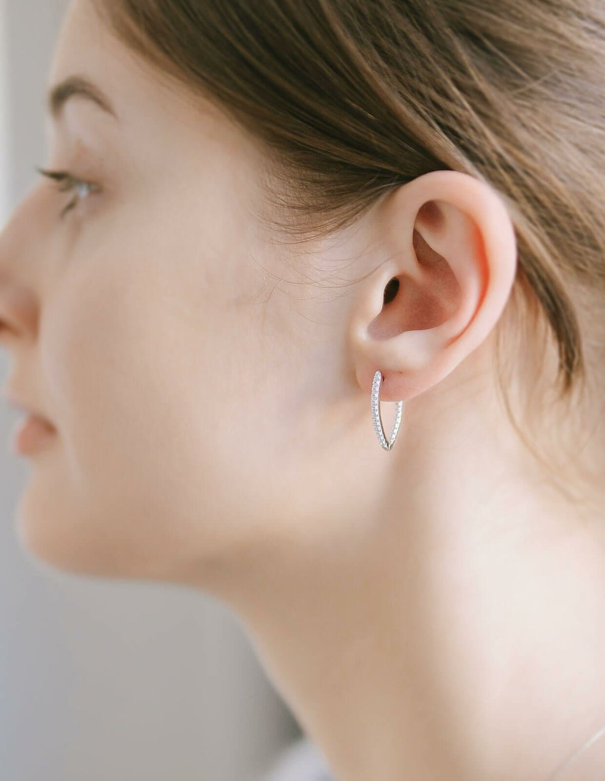 金属アレルギー対応シルバー925ピアスジルコニアフープ【kyklos-wegキクロス・ウェッジ】パヴェピアスフープピアス18kシルバーゴールドk18小ぶりピアスSilver92518金ニッケルフリーV字シャープピアスシンプルレディースキラキラ