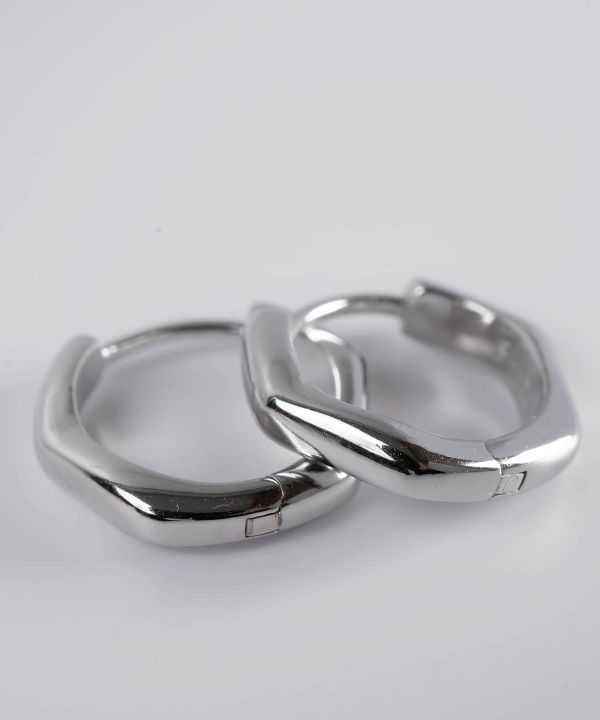 金属アレルギー対応ピアスフープ小さめ【kyklos-waveキクロス・ウェーブ】幾何学ウェーブピアス18k仕上げフープ中折れ式シルバー925フープピアスシルバーゴールドk18小ぶりピアス18金六角ニッケルフリーシンプルピアスレディース