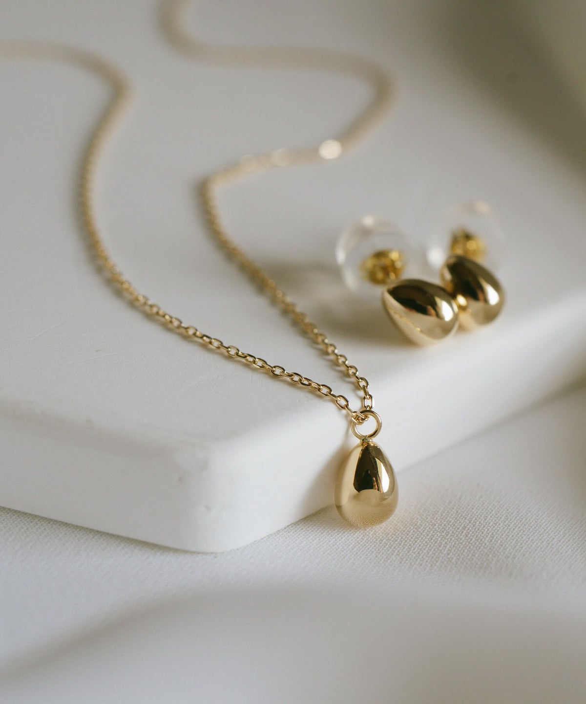 18kネックレスチェーンイエローゴールド【MOLLICAモリカ】18金金属アレルギー対応レディースジュエリーネックレスアクセサリーk18クリスマスギフト女性プレゼント大人カジュアルおしゃれシンプルぷっくりハートエッグモチーフ楕円