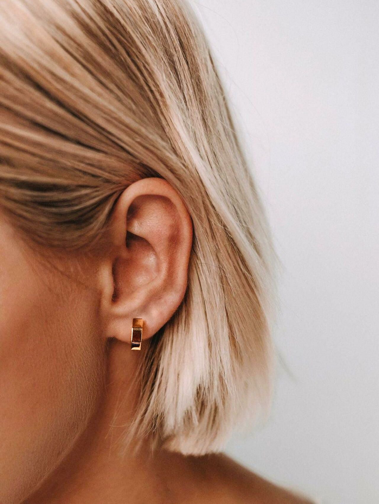 Ops ピアス K18 Huggie Hoop Earrings SOLUA -ソルア- | Ops.(オプス)公式ストア