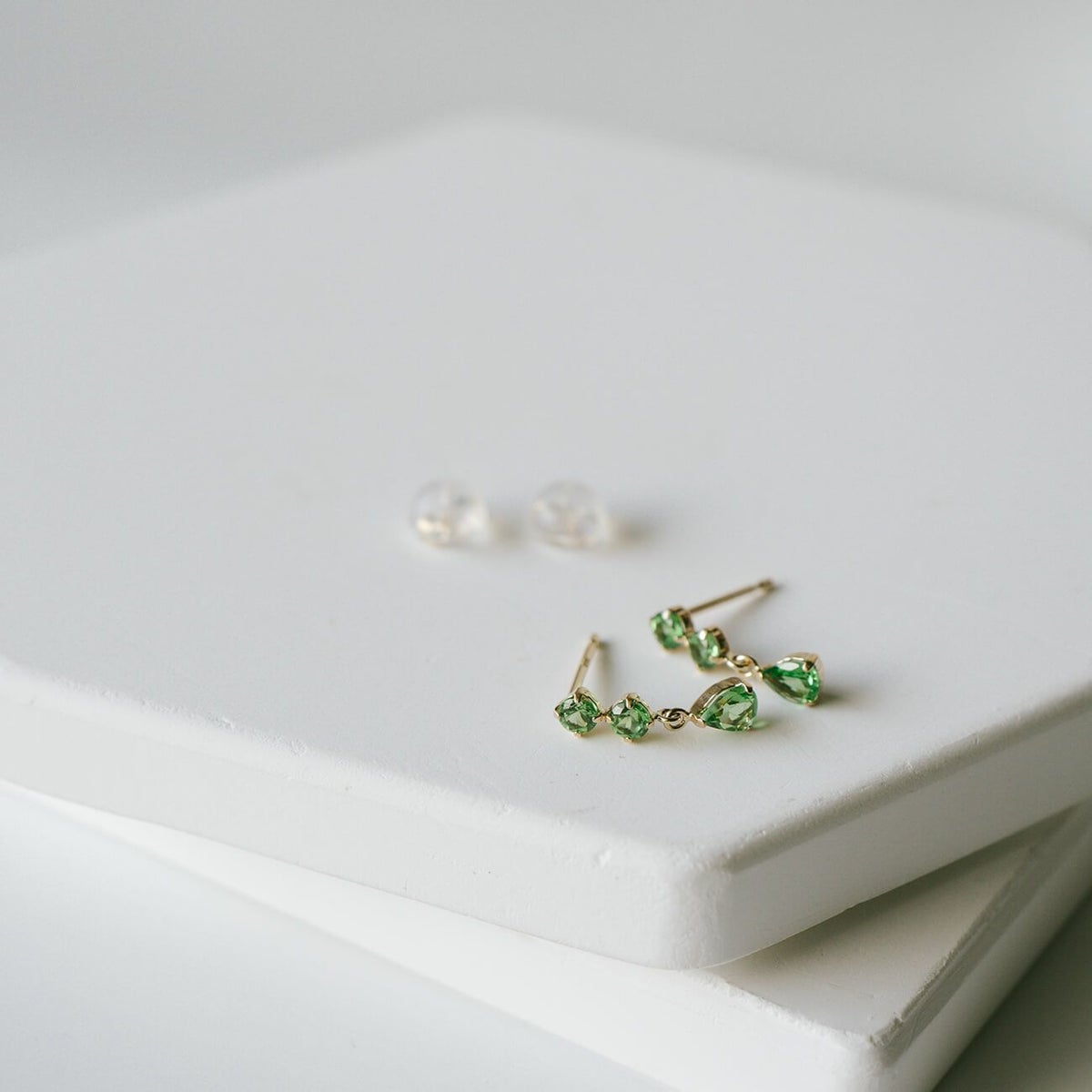 3連ピアス揺れる天然石金属アレルギー対応【tresor-trois-peトレゾール・トロワ】ピアス10K10金k10オパールブルートパーズグリーンガーネット小さめピアス小ぶりピアスエレガントかわいい石パワーストーンお守り繊細