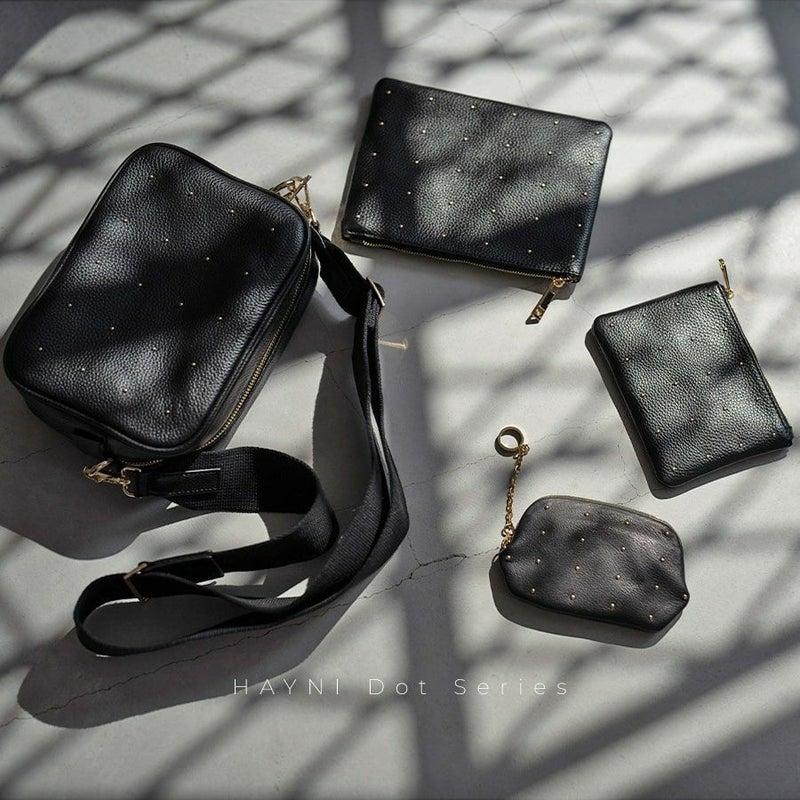 ポーチレディース大人本革牛革レザーポーチドット水玉スタッズ上品【DotleatherpouchドットレザーポーチMサイズ】スクエアかわいいおしゃれ通勤通学旅ギフトプレゼントブランドHAYNIヘイニ