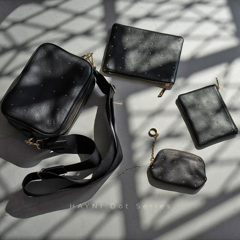 ポーチレディース大人本革牛革レザーポーチドット水玉スタッズ上品【DotleatherpouchドットレザーポーチSサイズ】スクエアかわいいおしゃれ通勤通学旅ギフトプレゼントブランドHAYNIヘイニ