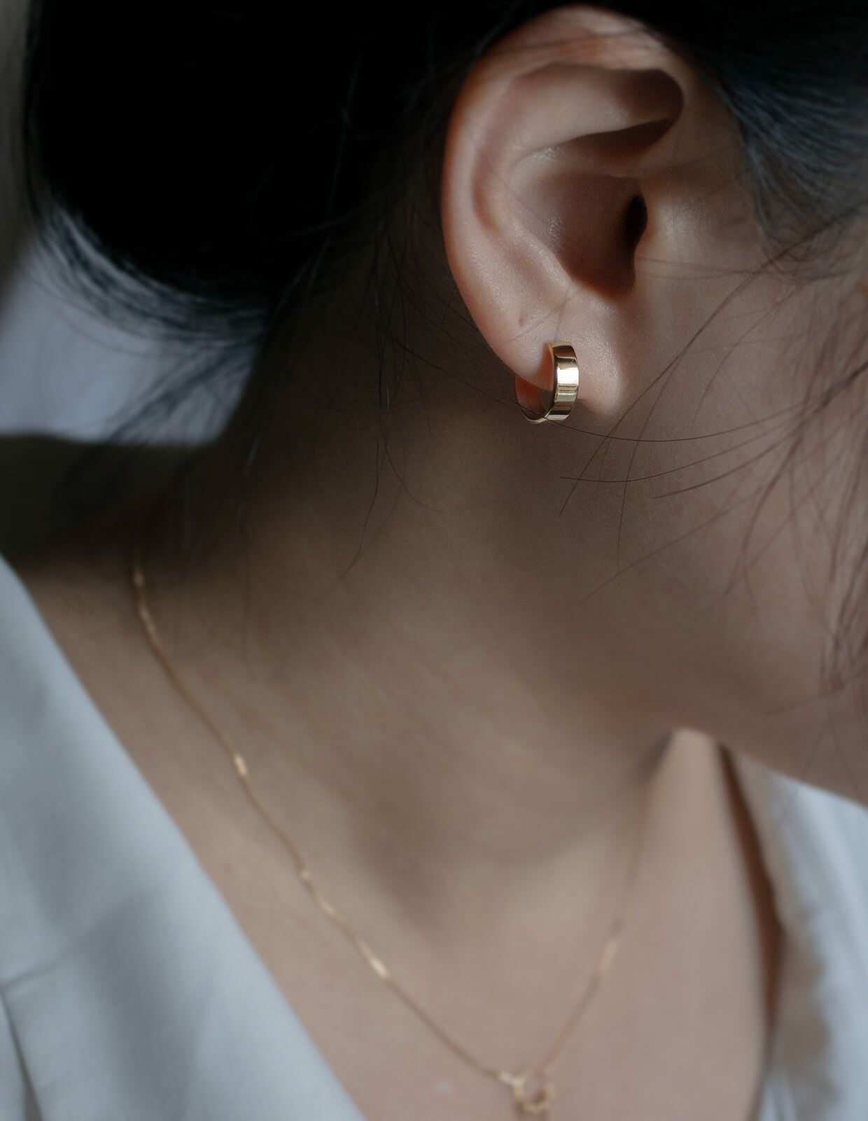 K10 　ソーイピアス K10 Huggie Hoop Earrings SOLUA -ソルア- | Ops.(オプス)公式ストア