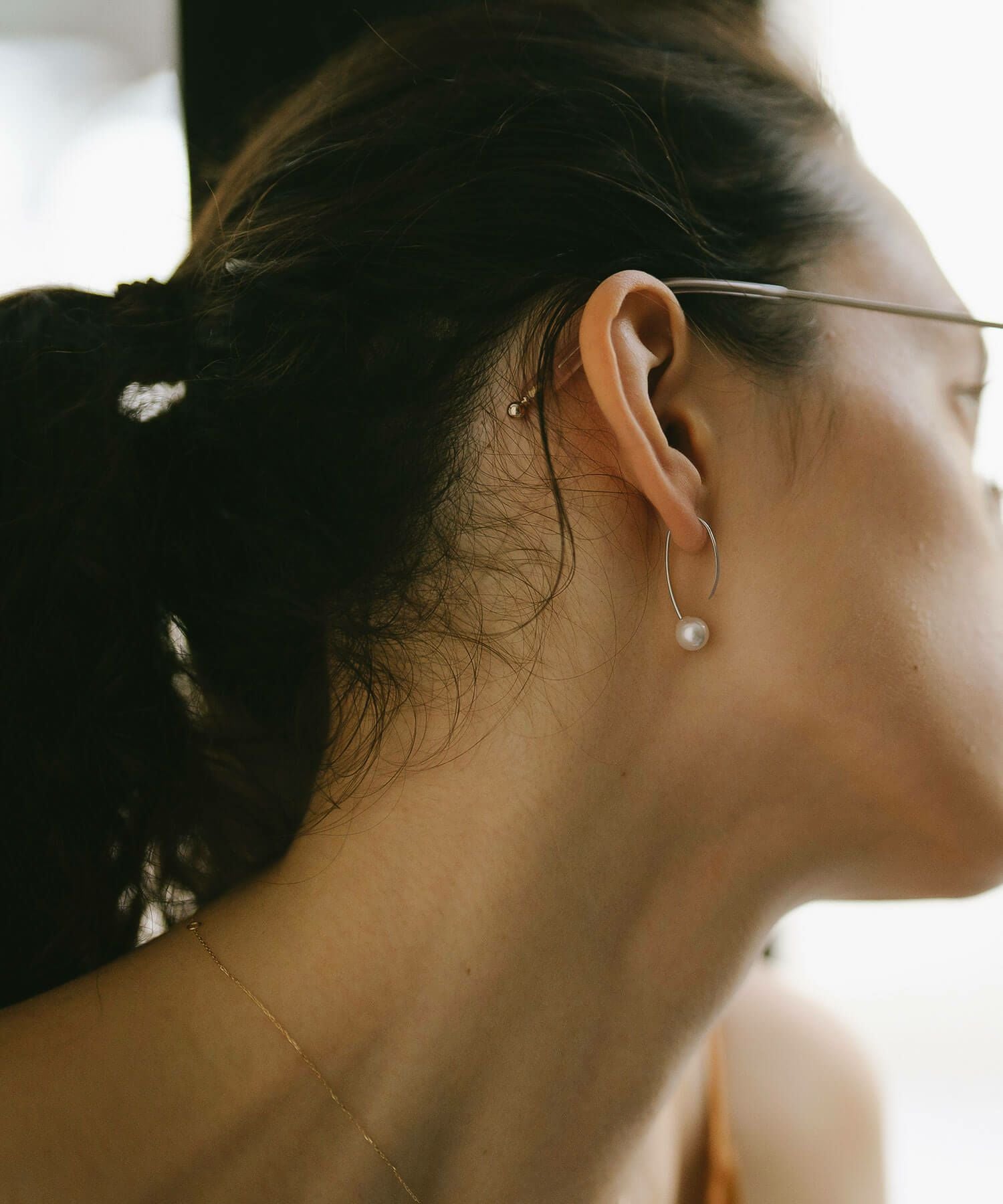 18k ピアス フープ 揺れる プラチナ 【 gouccia-middle ゴーチャ