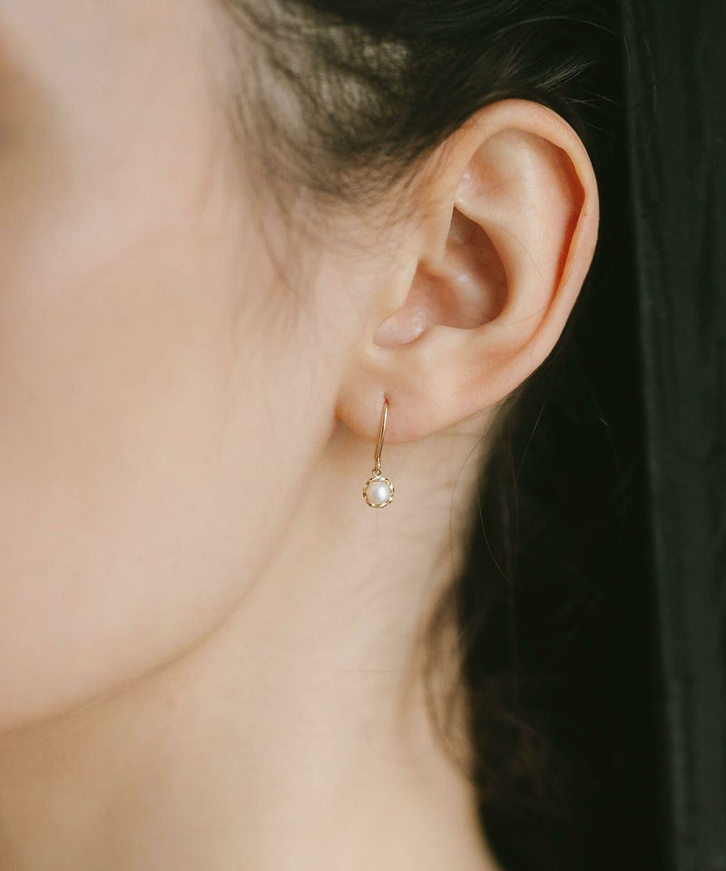 パールピアス一粒ぶら下がり小さいフープ【perle-bb-peペルル・べべ】淡水パール揺れるパールピアス金属アレルギー対応10金パールピアスK1010K真珠1粒誕生日プレゼント女性かわいい20代30代40代50代母親60代70代義母ピアス揺れるタイプ