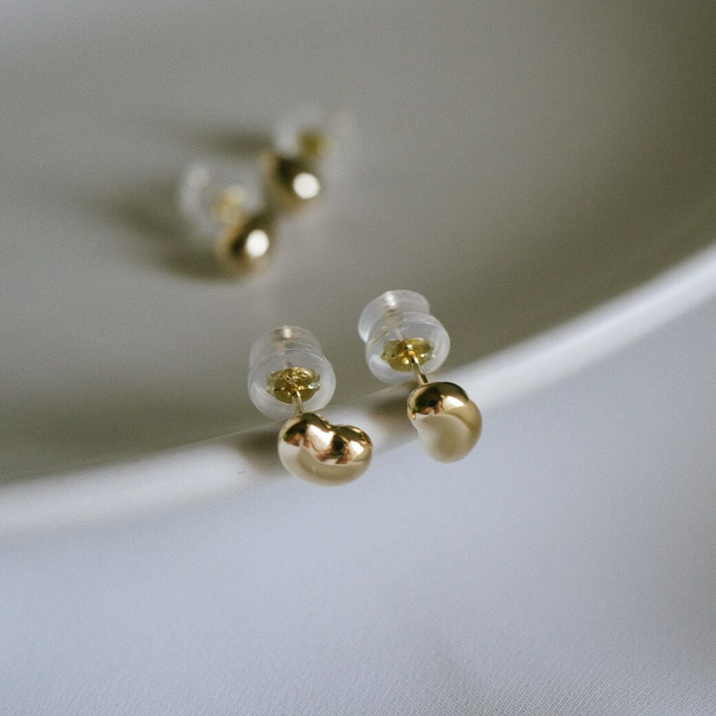 K18 Tiny Studs Earrings MOLLICA GRAND -モリカ グラン- | Ops