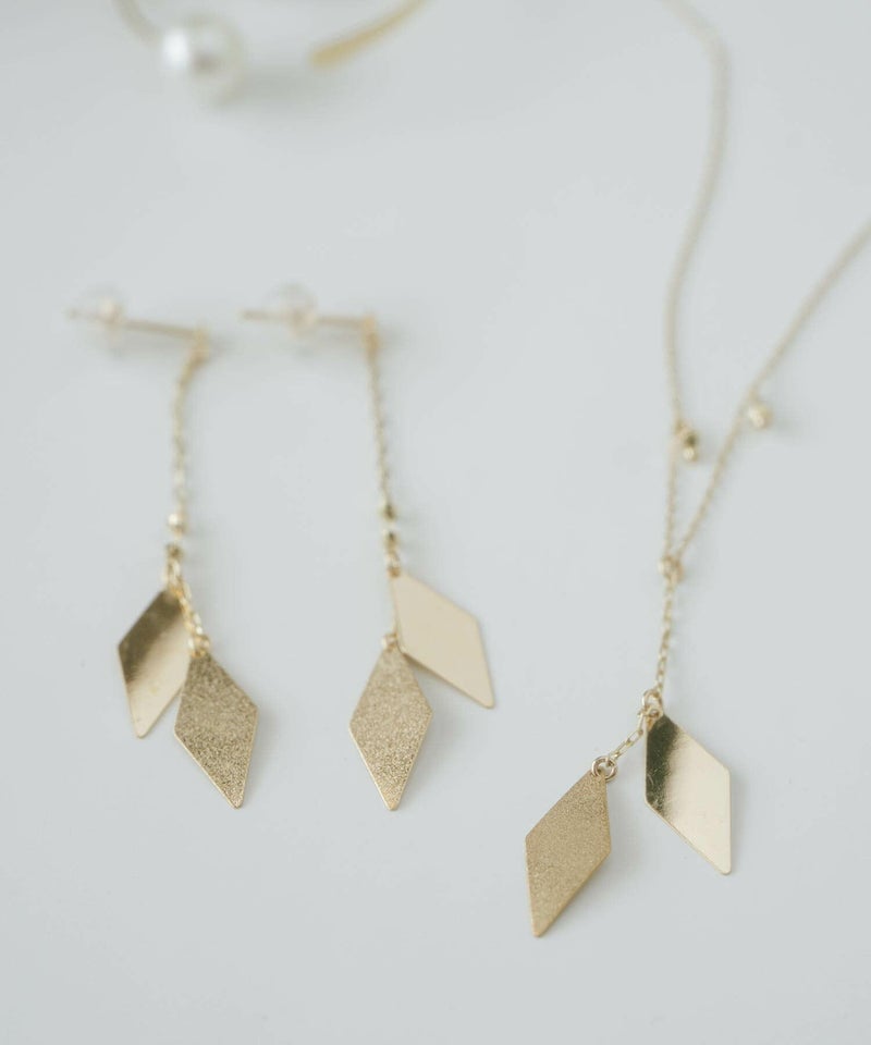 ひし形ゴールドピアスアレルギー対応シンプル【quercuクエルク】ピアスゴールドロング揺れるピアスレディース20代30代40代50代普段使いシンプルk10ネックレスチェーン10k10金クリスマスプレゼント彼女ギフト還暦祝い女性プレゼントかわいい