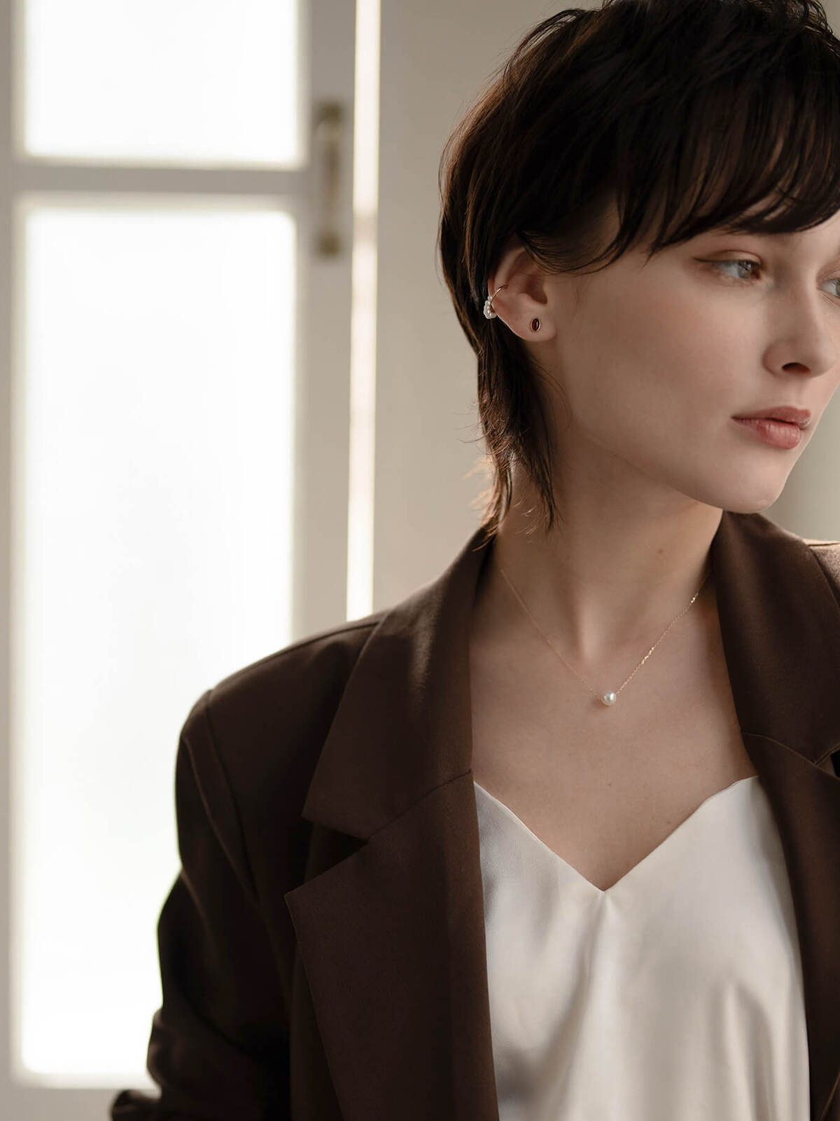 ペリドットピアス18金18k金天然石【enlille-olivaエンリル・オリヴァ】金属アレルギー対応ブランドピアスオーバルK18小さめピアス小ぶり大人おしゃれシンプルピアスゴールドレディース小さい誕生石エレガント石パワーストーンお守り繊細