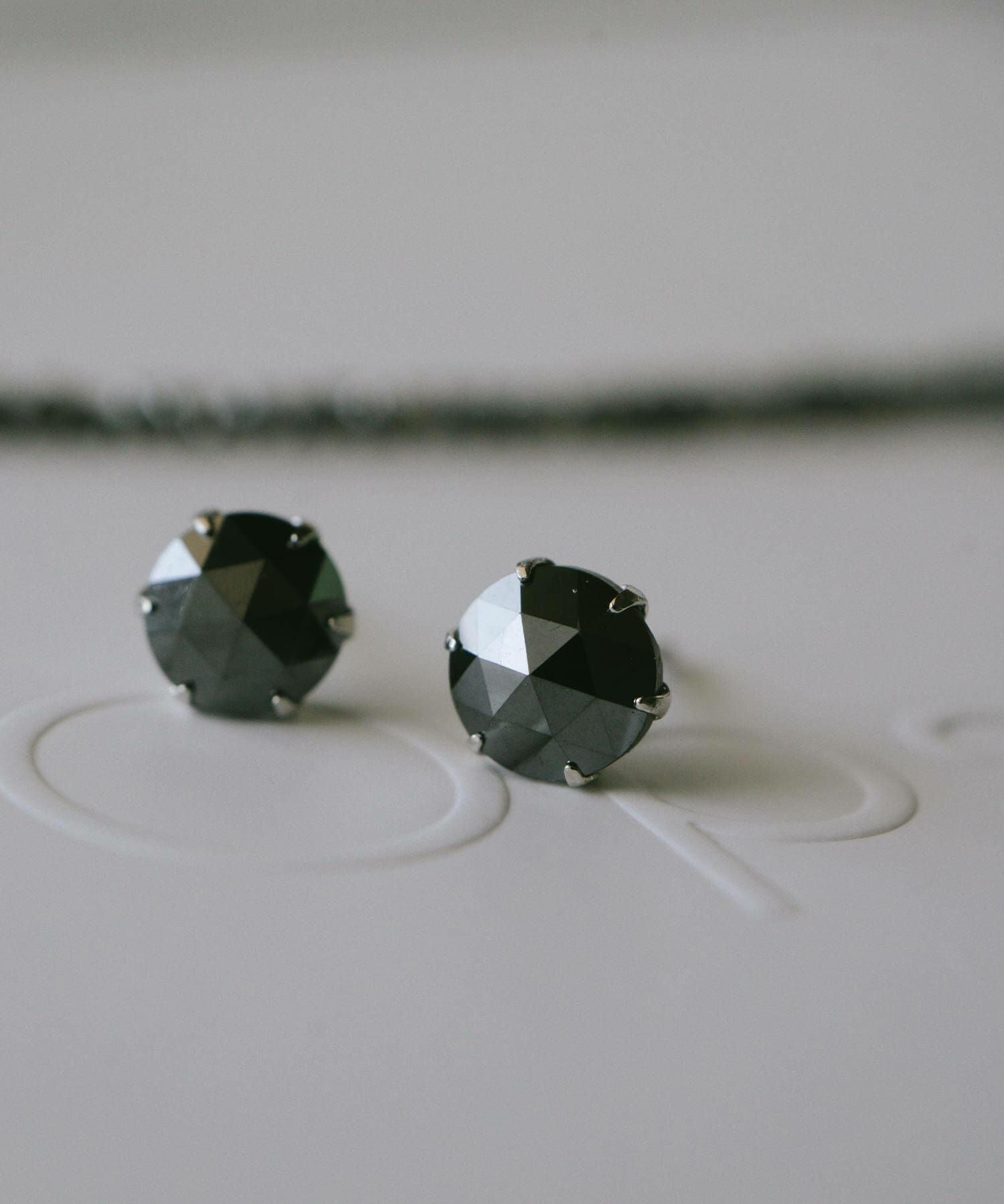 ブラックダイヤモンド ピアス プラチナ レディース メンズ 【rosa