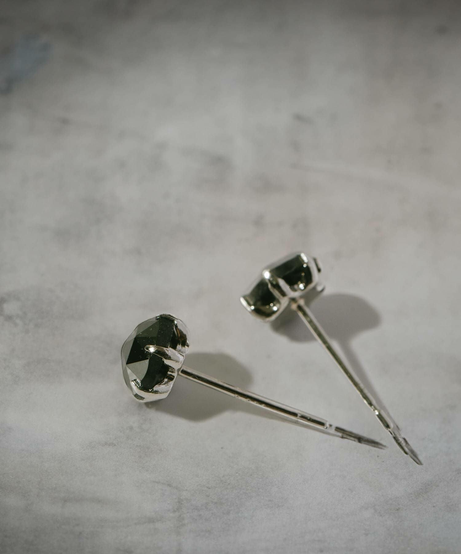 ブラックダイヤモンド ピアス プラチナ レディース メンズ 【rosa