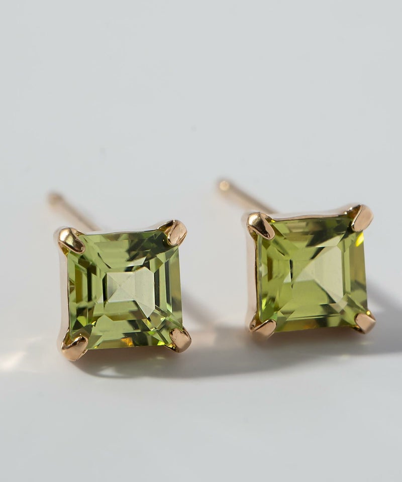  ペリドット ピアス ゴールド K10 天然石 【tetra-ena テトラ・エナ】 金属アレルギー 対応 ブランド ピアス 四角 10K 10金 小さめ ピアス 小ぶり 大人 おしゃれ シンプル レディース 小さい 誕生石 エレガント 石 パワーストーン お守り 繊細 軽量
