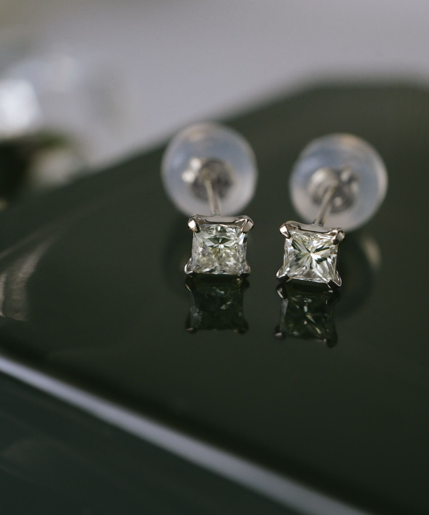 18K ダイヤモンド ピアス 一粒 プリンセスカット 【asteri-lumea