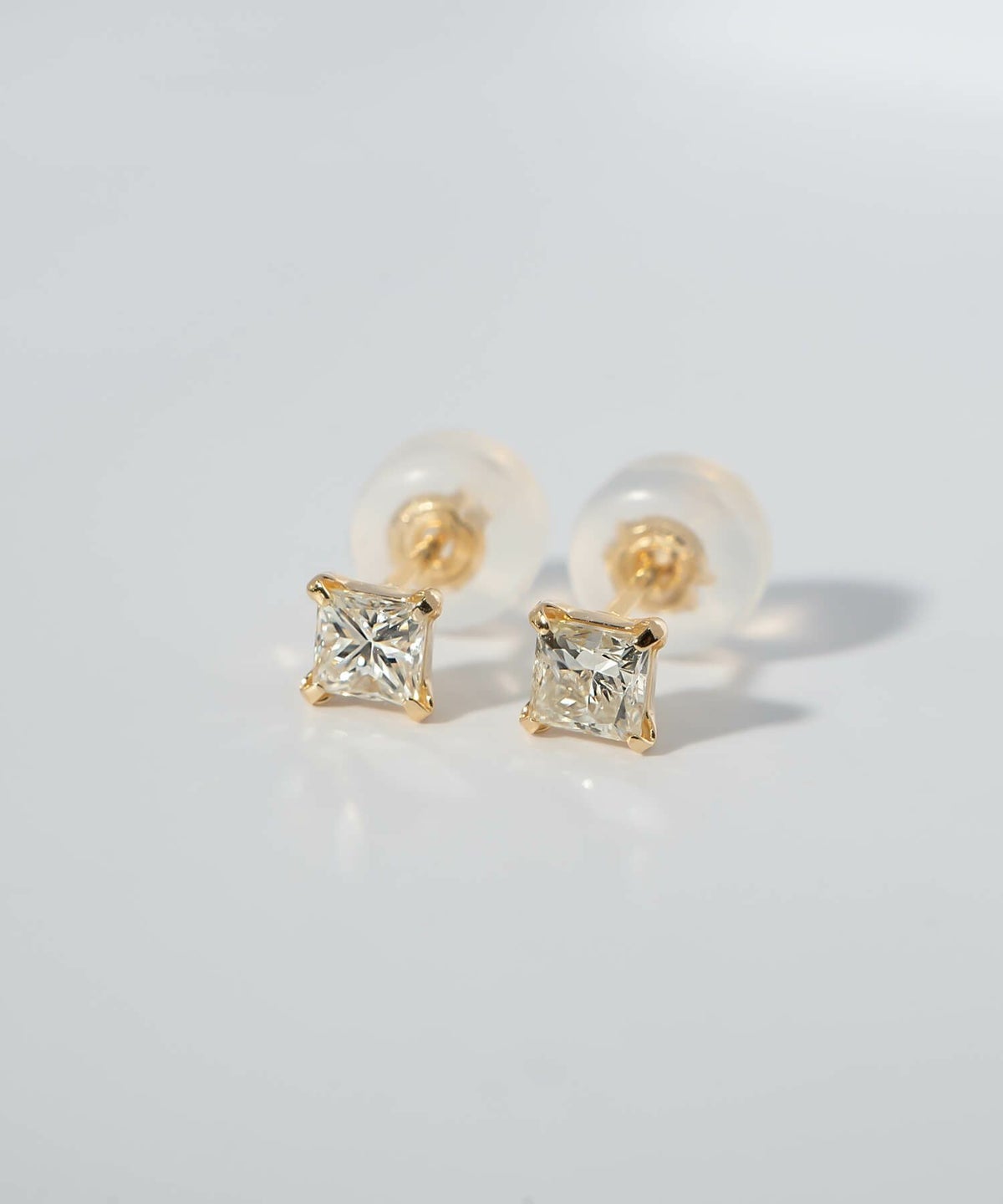 ゴールド 18k ダイヤ ピアス ダイヤモンド 一粒 レディース ブランド プリンセスカット