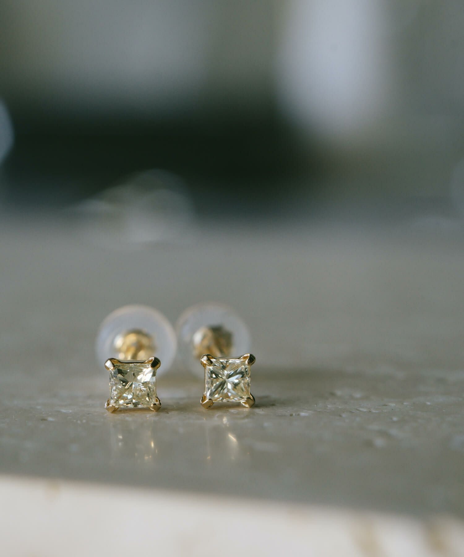 18K ダイヤモンド ピアス 一粒 プリンセスカット 【asteri-lumea