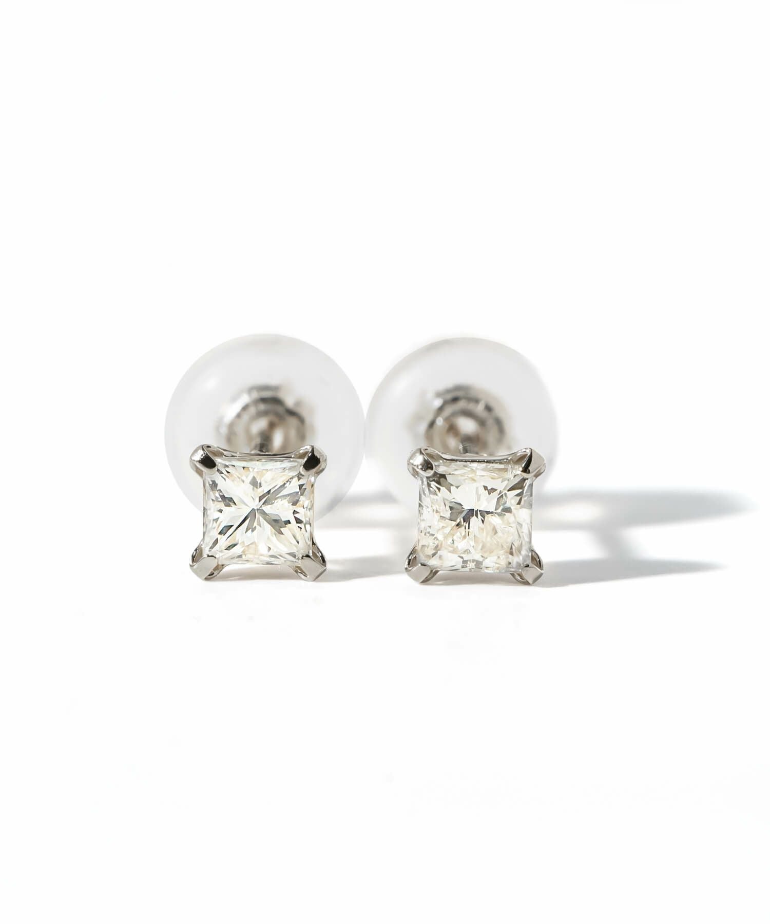 18K ダイヤモンド ピアス 一粒 プリンセスカット 【asteri-lumea