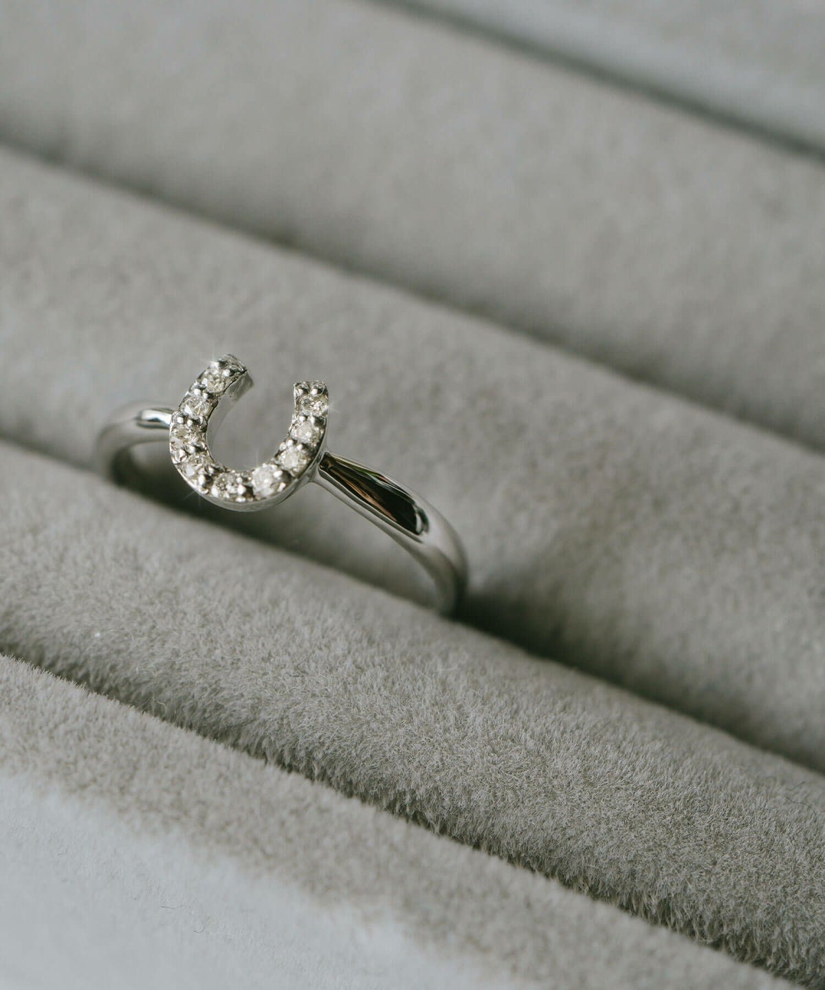 k10 ホワイトゴールド リング 指輪 レディース ダイヤ おしゃれ シンプル ピンキーリング 【equina エクイナ】 ダイヤモンド 指輪 10金 リング 10K プレゼント 女性 誕生日 母 還暦祝い 指輪 ブランド 人気 20代 30代 40代 50代 プレゼント 大人 ピンキー リング