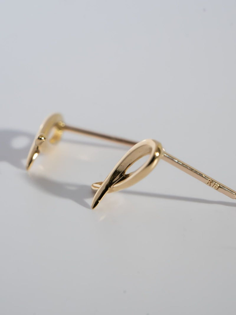 18k つけっぱなし ピアス  【elpia-pe エルピア】 k18 18金 ピアス ゴールド金属アレルギー リボン 小さめ 小ぶり 小さい シンプル 上品 繊細 エレガント 可愛い カジュアル フォーマル レディース ジュエリー アクセサリー 軽量 アウェアネスリボン ループリボン