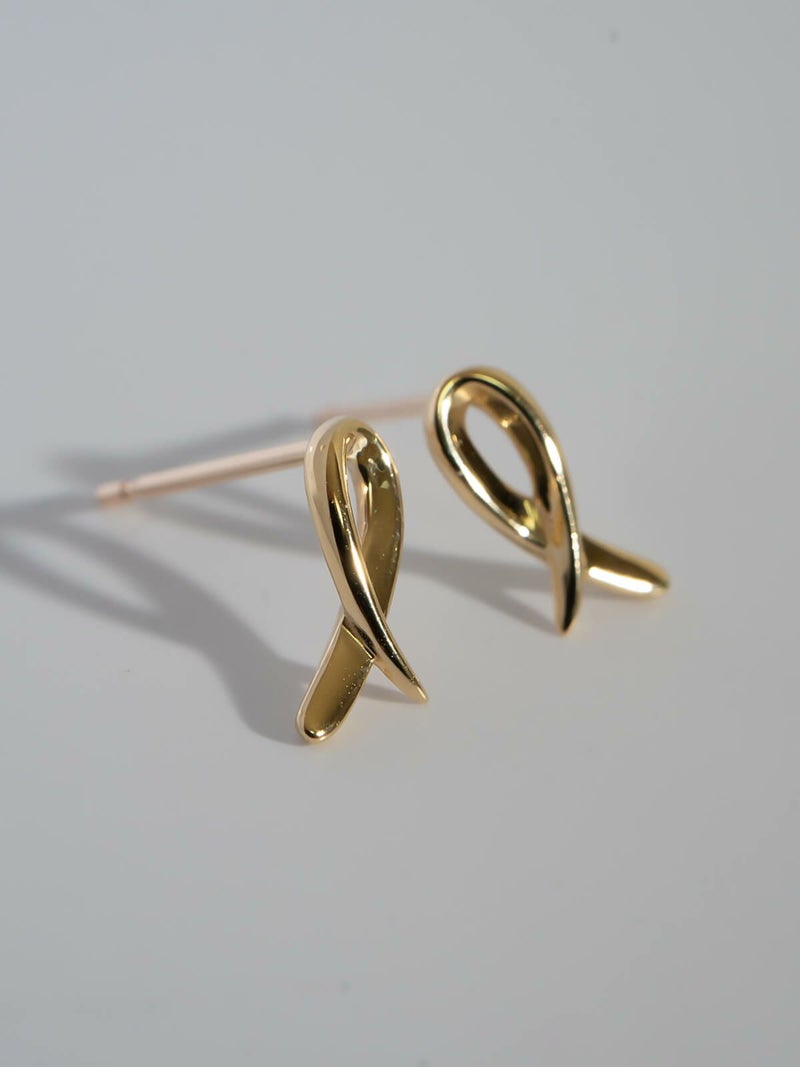 18k つけっぱなし ピアス  【elpia-pe エルピア】 k18 18金 ピアス ゴールド金属アレルギー リボン 小さめ 小ぶり 小さい シンプル 上品 繊細 エレガント 可愛い カジュアル フォーマル レディース ジュエリー アクセサリー 軽量 アウェアネスリボン ループリボン