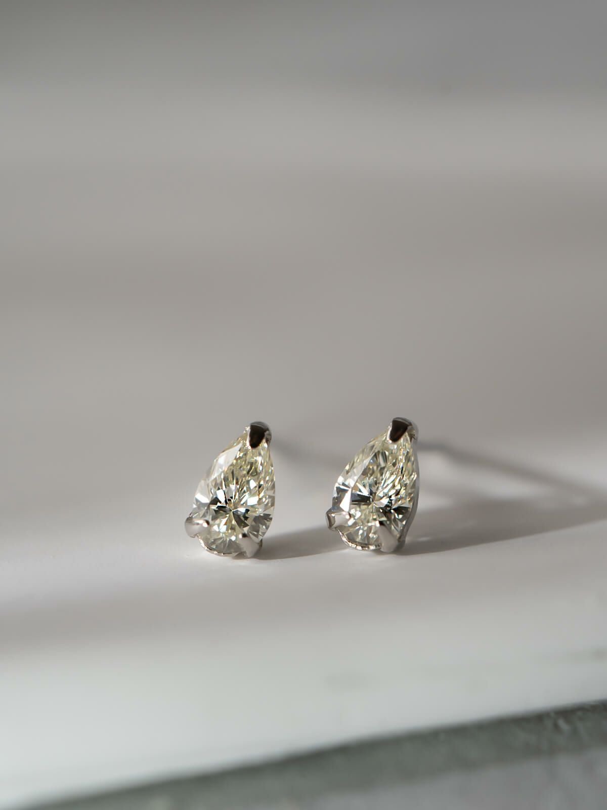 特価_数量限定】ダイヤモンド ピアス 一粒 プラチナ 【asteri-dew