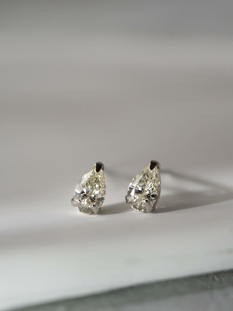 【特価_数量限定】ダイヤモンド ピアス 一粒 プラチナ 計0.3ct  【asteri-dew アステリ・デュー】 雫 ダイヤ つけっぱなし ピアス 金属アレルギー対応 おしゃれ シンプル 女性 誕生石 極小 ダイヤ レディース