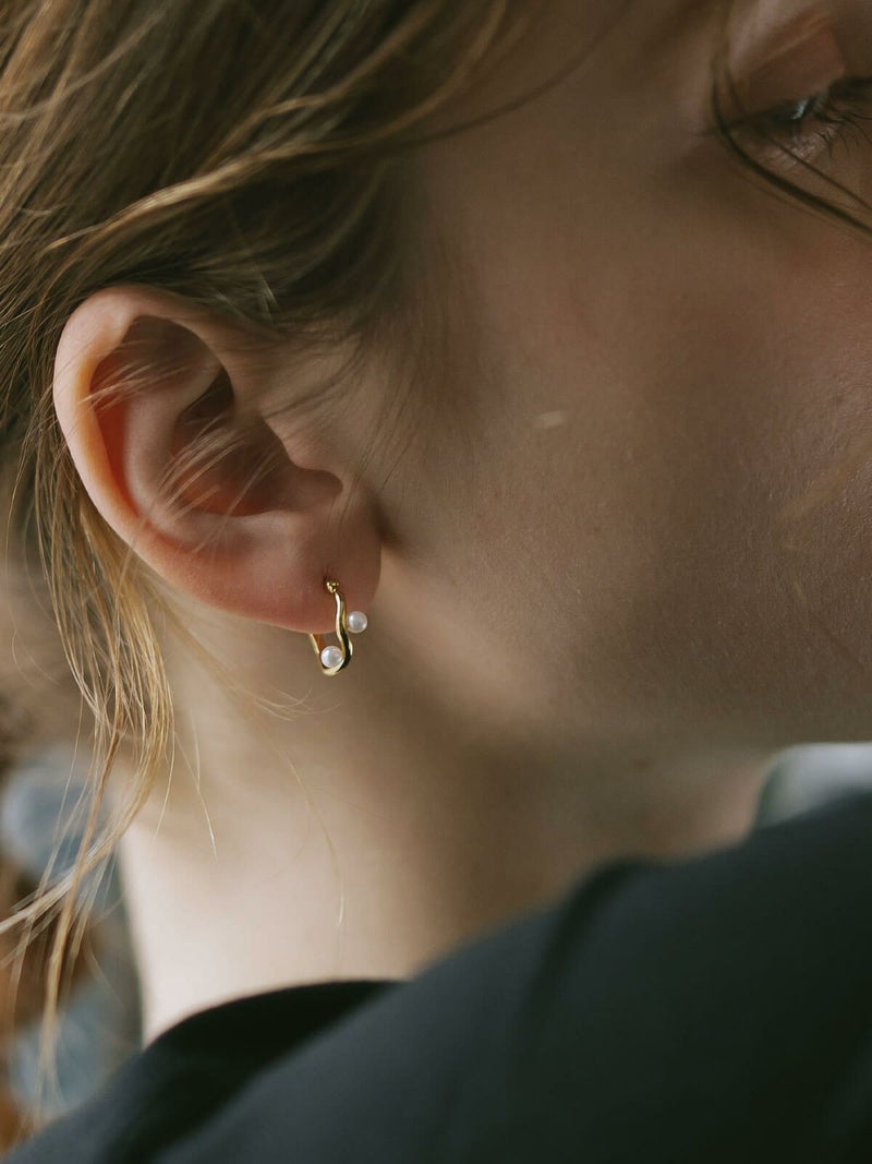 真珠 パール ピアス 揺れる フープ 金属アレルギー対応 18K 仕上げ 淡水パール 【afrizo-nadia アフリジオ・ナディア】 フープピアス レディース ピアス 大人 小さめ シルバー925 ピアス 小さい 小ぶり プレゼント 女性 誕生日 彼女 記念日