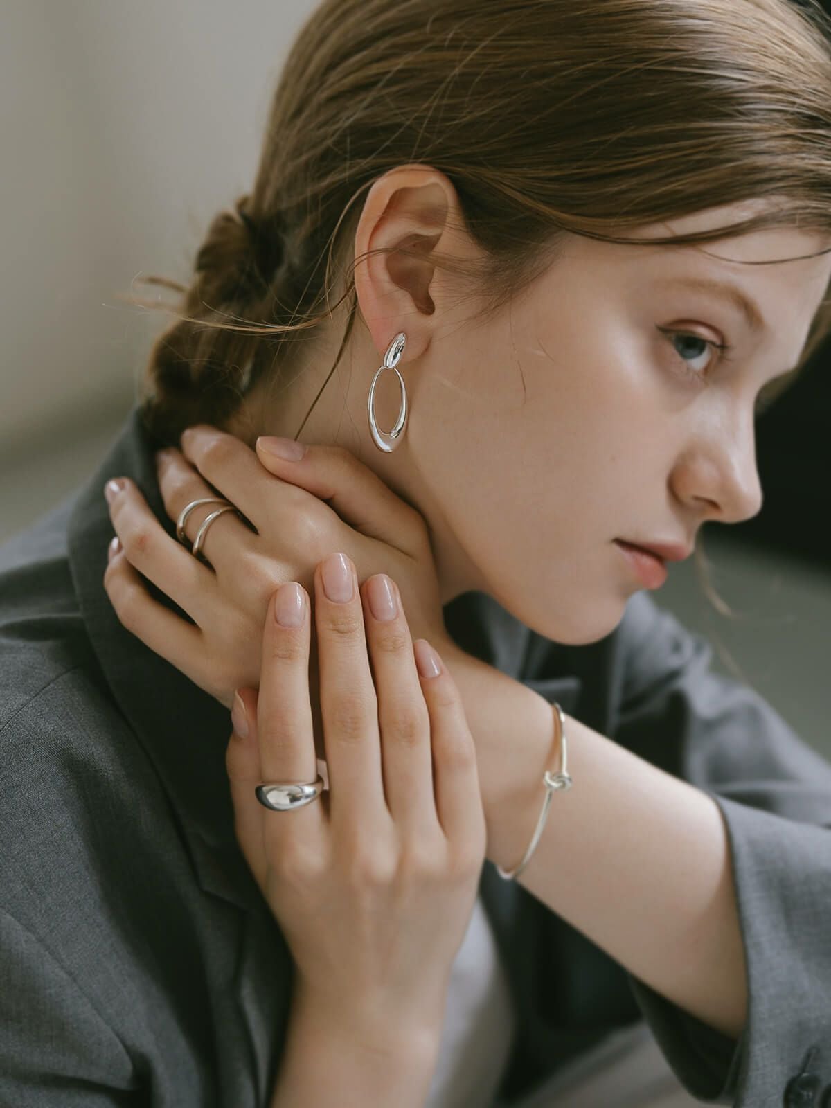 揺れるシンプルなレディースピアス シルバー大ぶりピアス ブランド